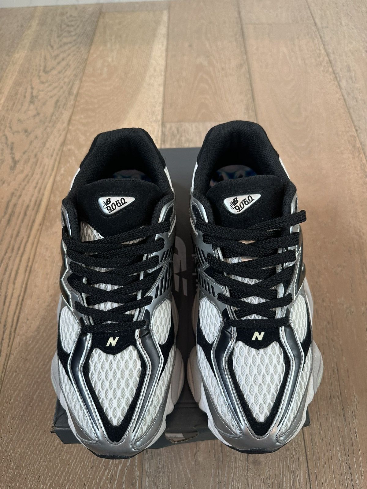New Balance New Balance 9060 Shoe Palace Metallic Size US 10 / EU 43 - 2 Thumbnail