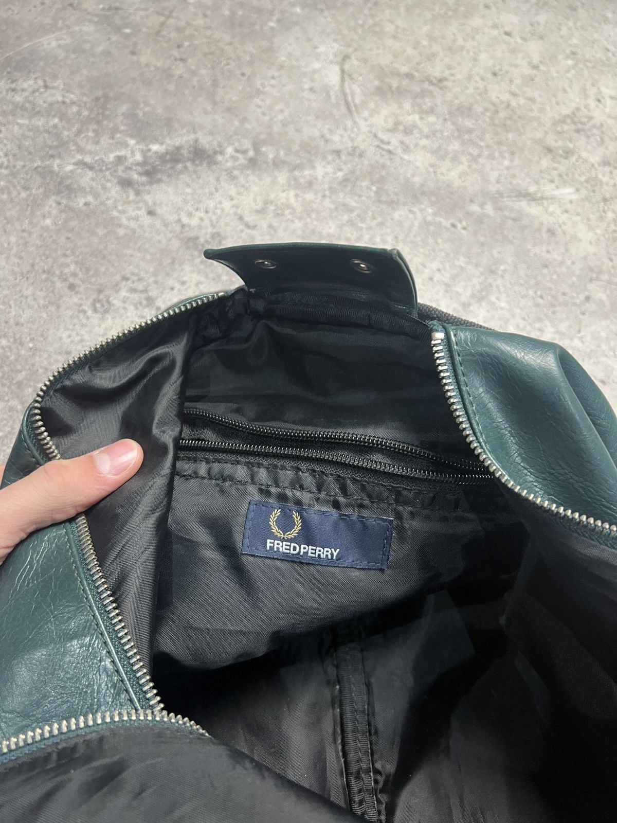 Fred Perry 💥Fred Perry vintage leather bag‼️ Size ONE SIZE - 9 Thumbnail