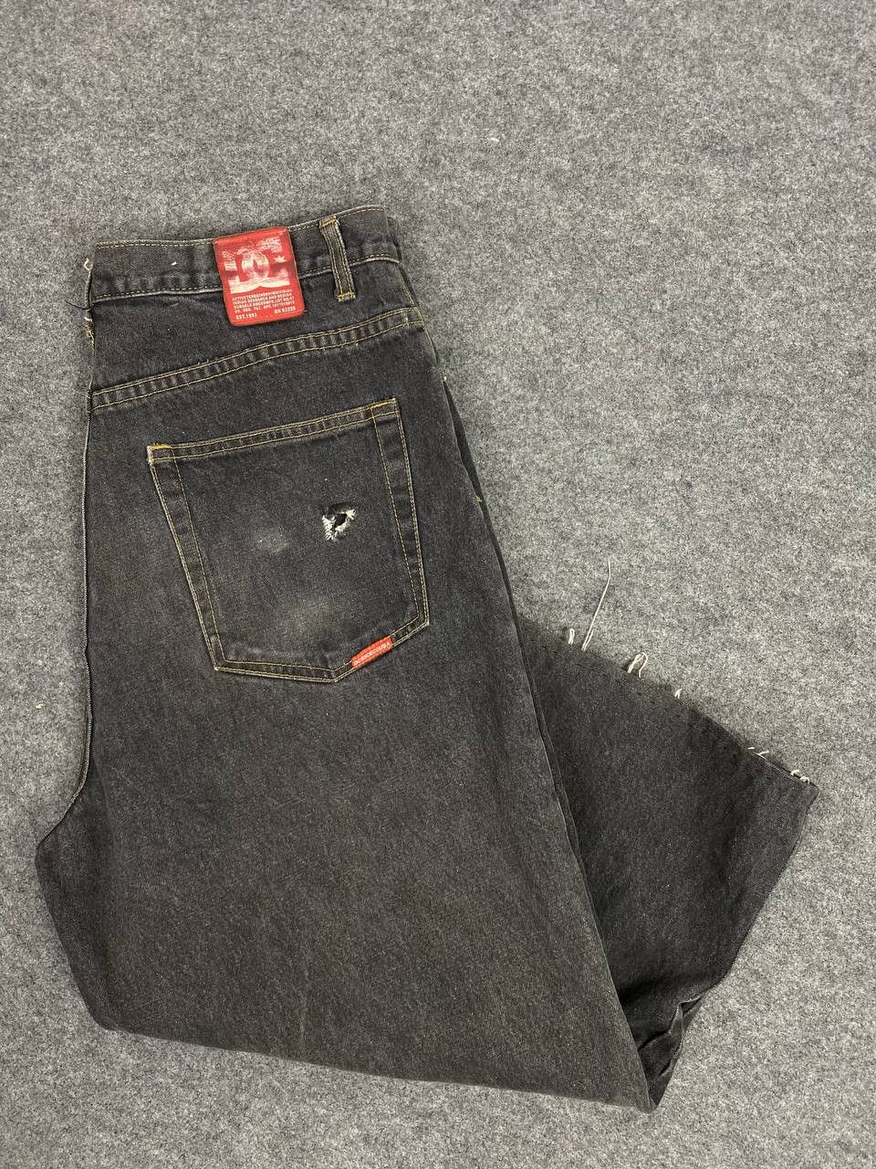 DC dc shoeco usa baggy jorts 3quarter denim Size US 36 / EU 52 - 1 Thumbnail