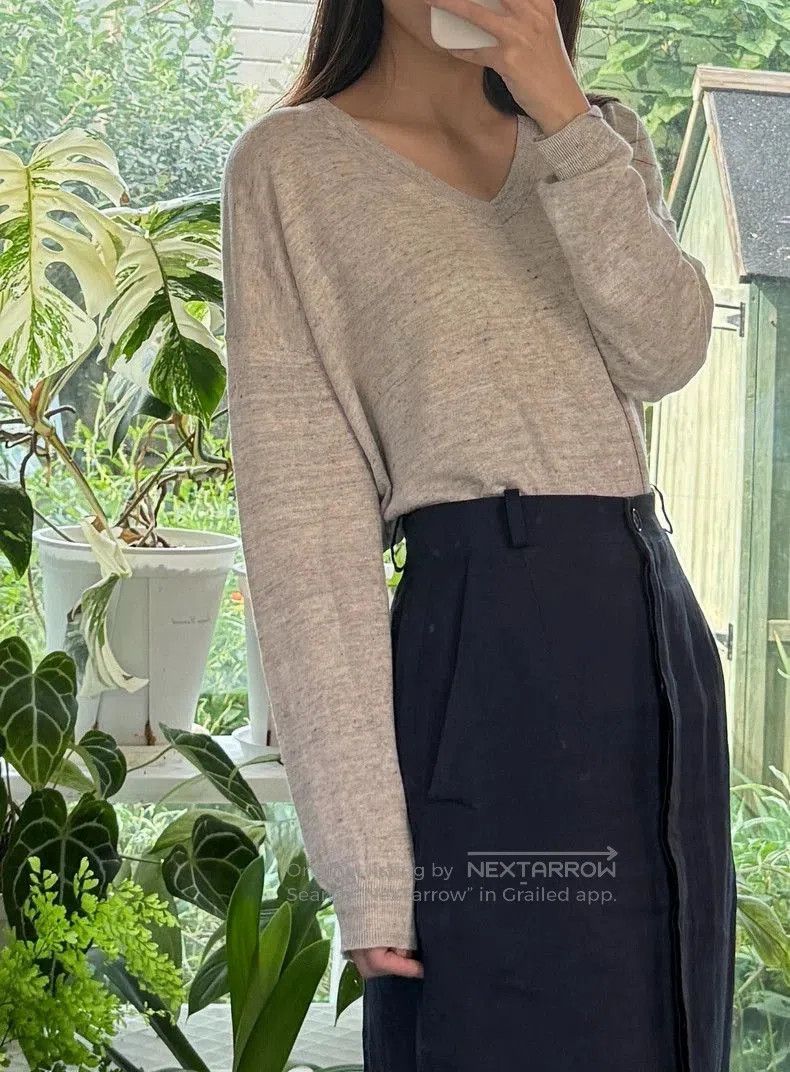 Brunello Cucinelli Brunello Cucinelli V-neck Knit Sweater. Size US M / EU 48-50 / 2 - 3 Thumbnail