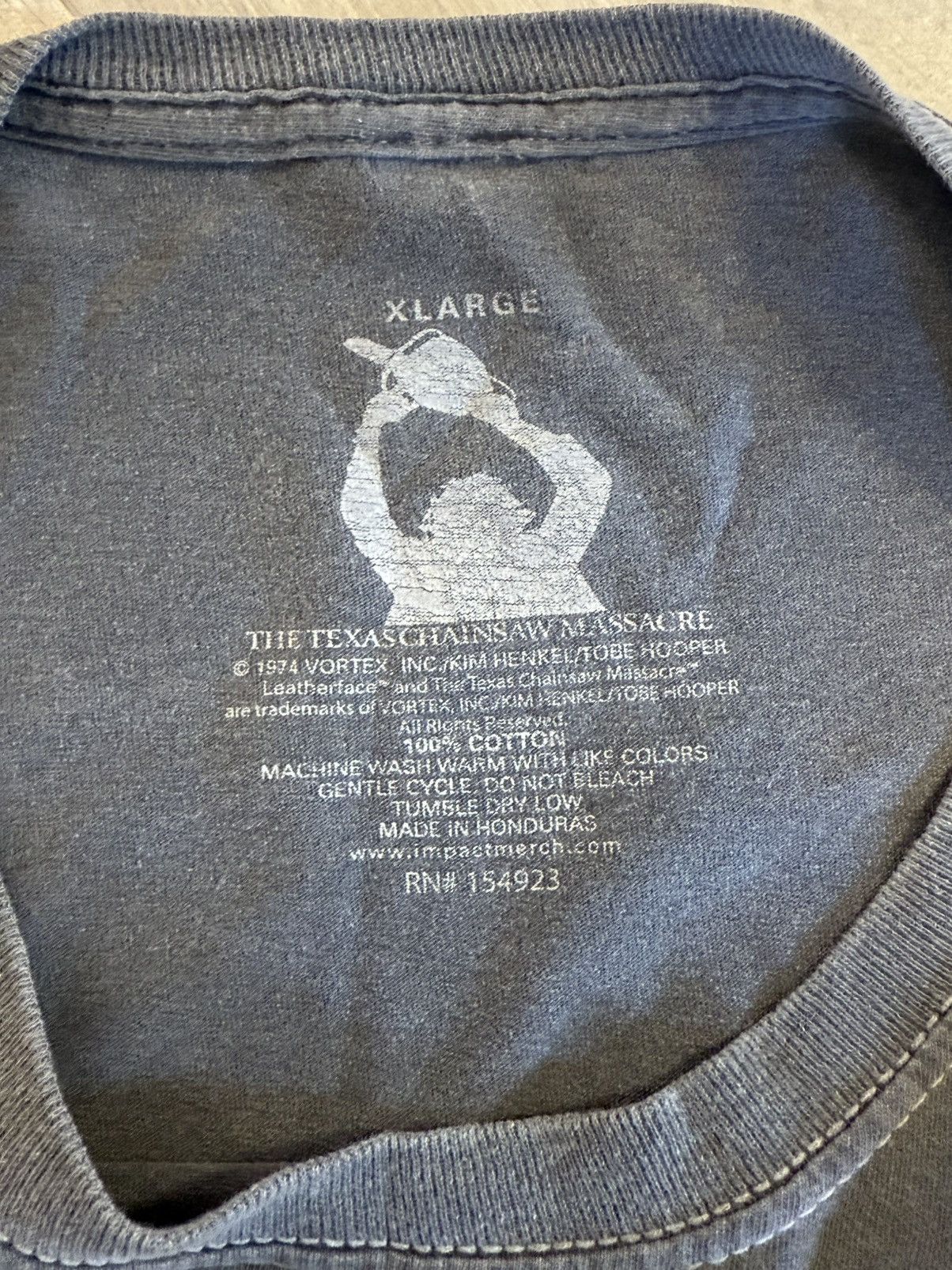 Vintage Vintage Texas Chainsaw Massacre Premier Tshirt Size US XL / EU 56 / 4 - 4 Thumbnail