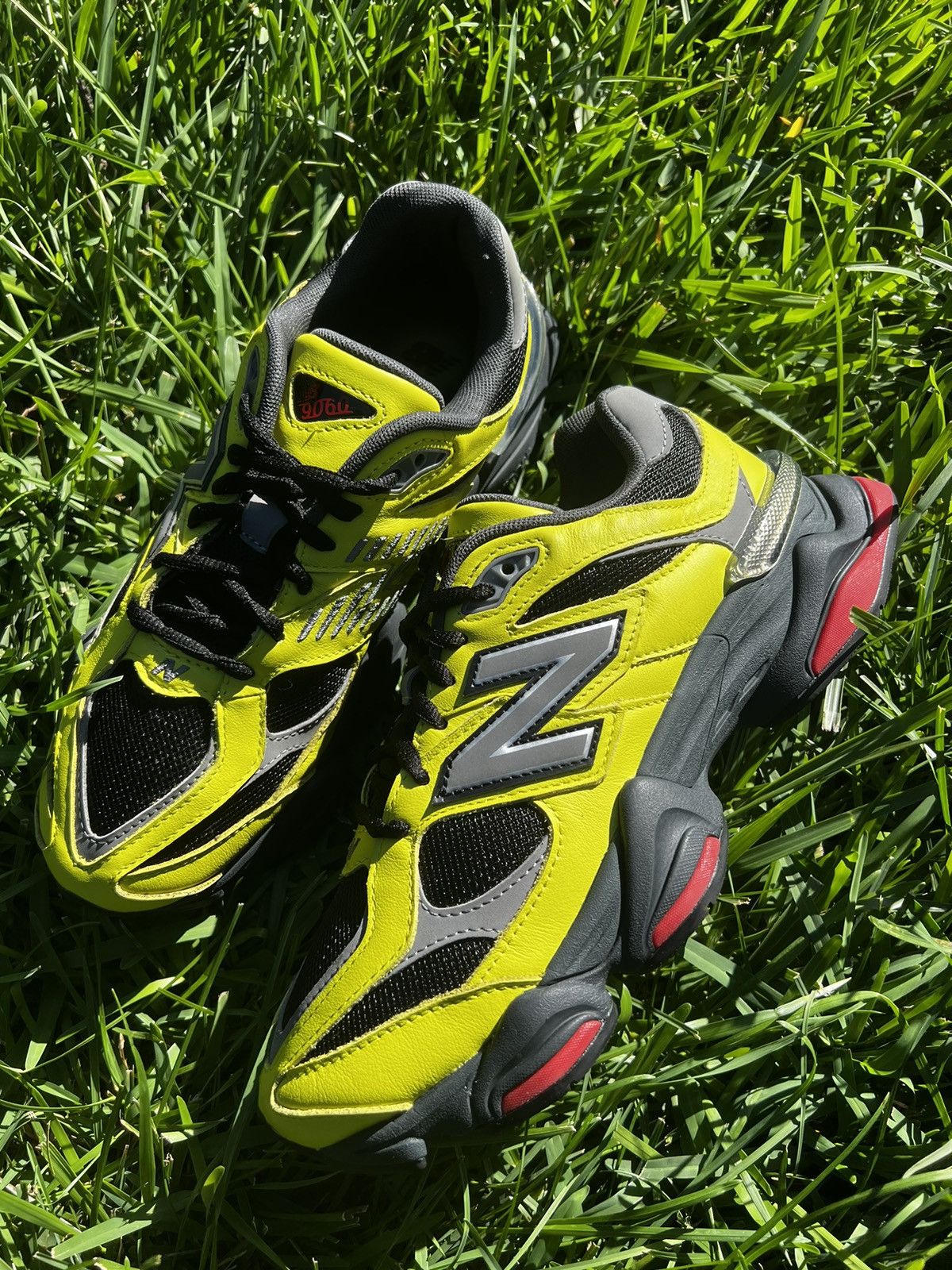 New Balance CLEAN New Balance 9060 size 8 Mens Tea Tree Green shoes Size US 8 / EU 41 - 1 Thumbnail