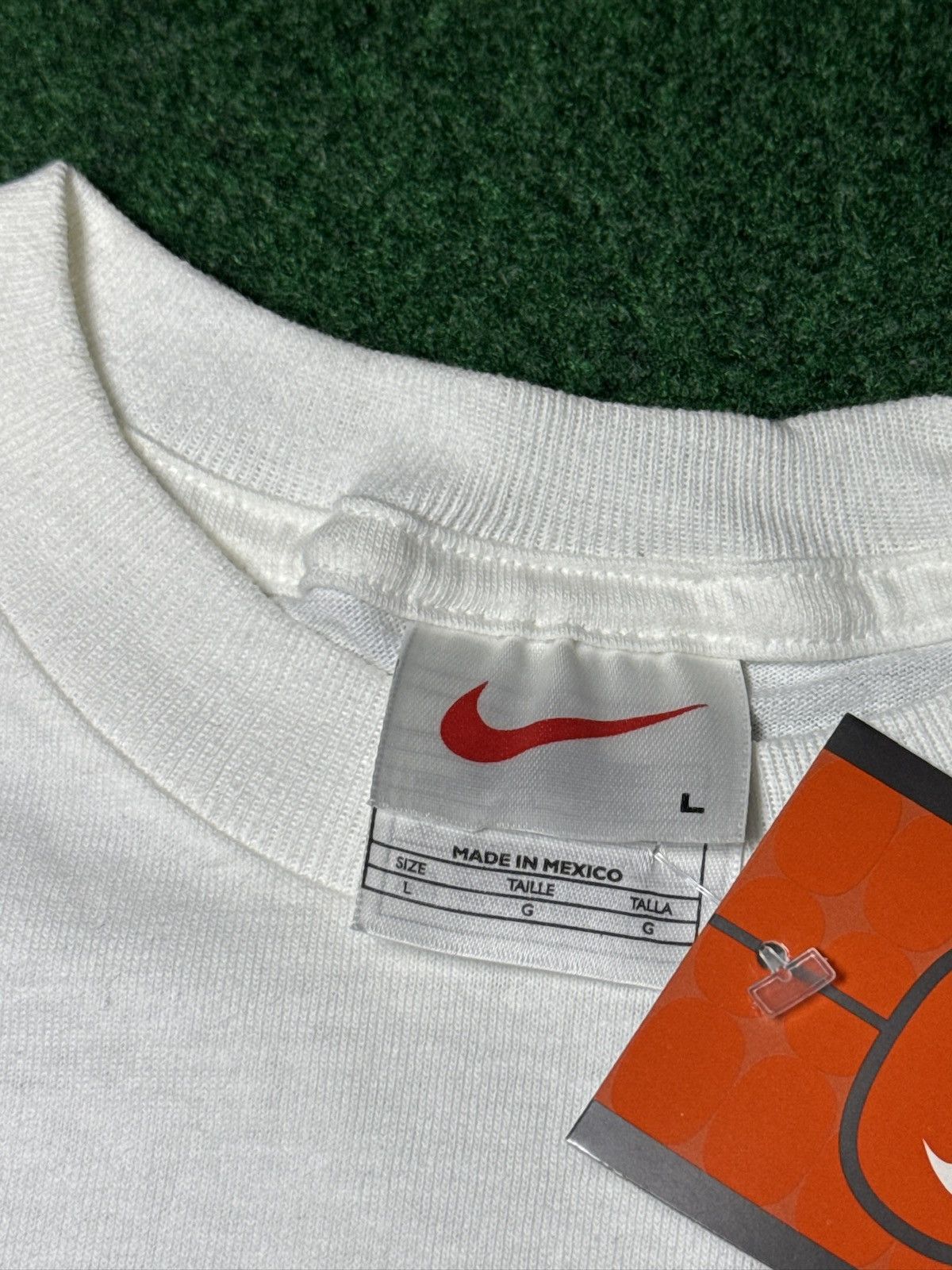 Nike Nike Long Sleeve Vintage 90s M/L 19x27 Graphic White T Shirt Size US M / EU 48-50 / 2 - 3 Thumbnail