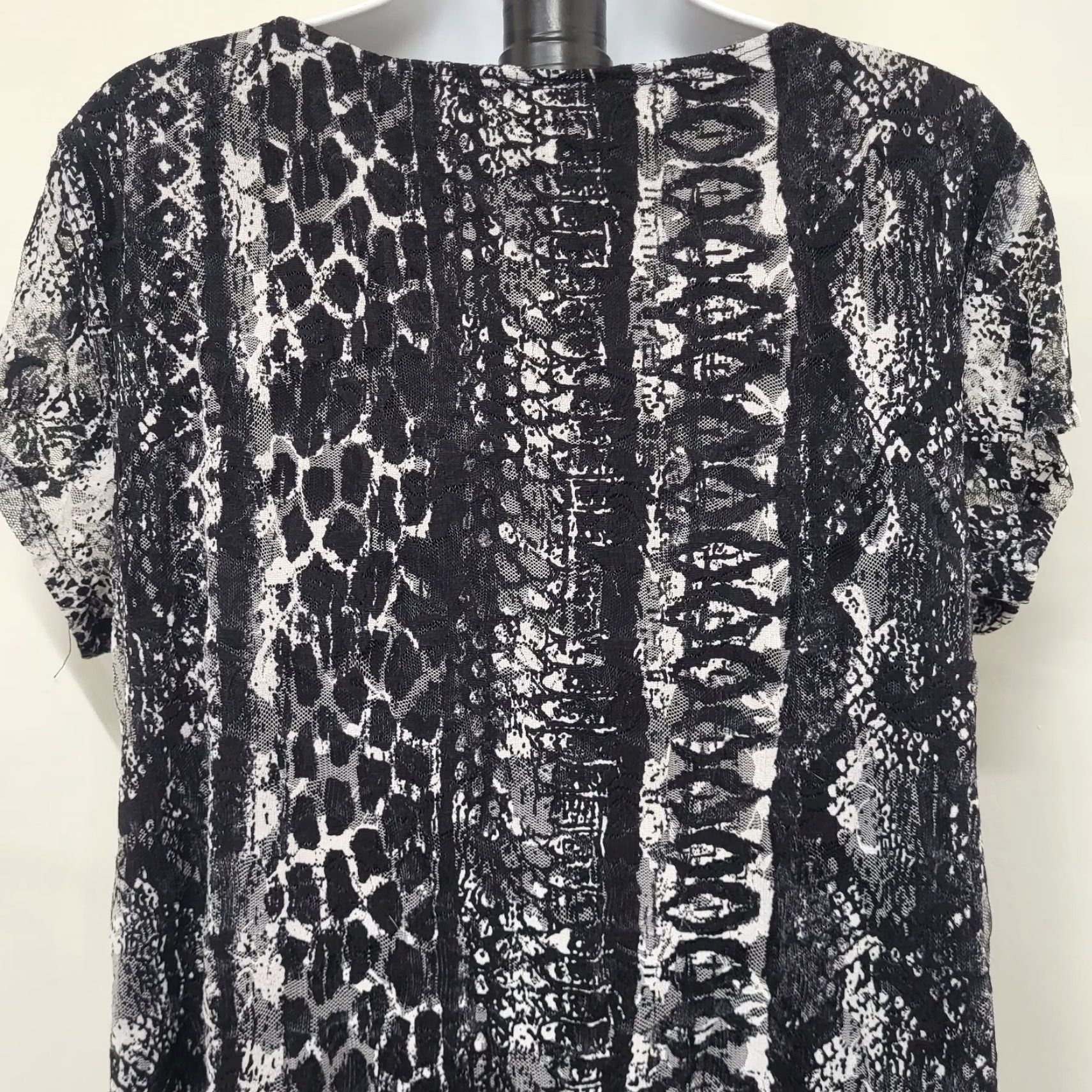 Vintage ACW American City Wear Blouse Women's 2X Black/White Draped Neck Animal Print Knit Short Sleeve Lined Plus Size 2XL Womens Size XXL / US 16-18 / IT 52-54 - 6 Thumbnail