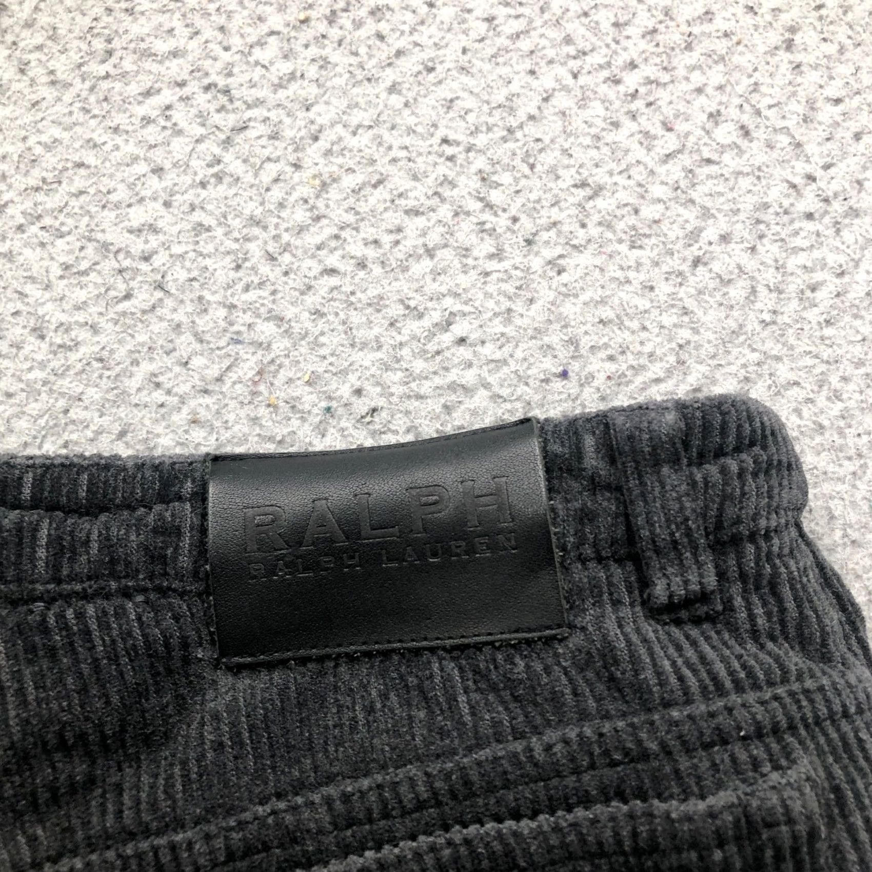 Ralph Lauren VINTAGE Ralph Lauren Corduroy Pants Womens 30x25 Black Flared Pockets Dress Pants Mens? Size 30" / US 8 / IT 44 - 6 Thumbnail