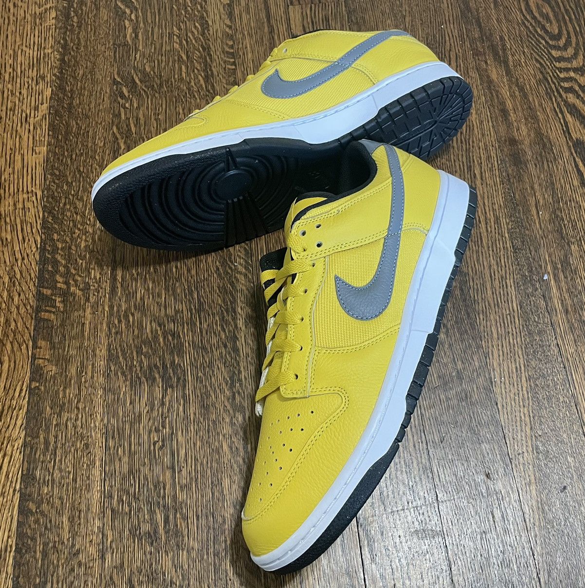 nike canary yellow