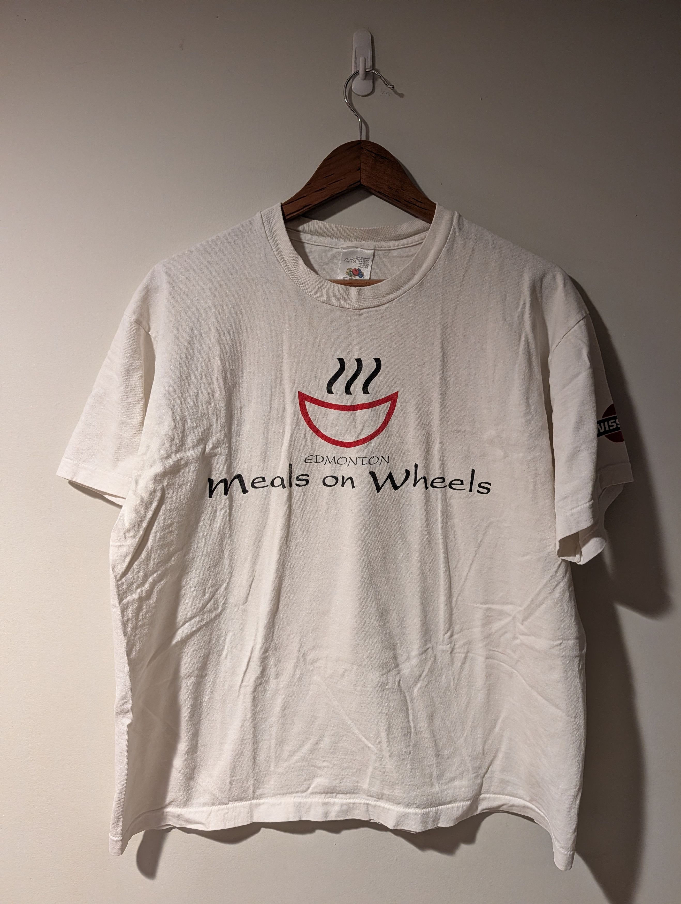 Nissan Vintage Nissan Canada Foundation Meals on Wheels T-Shirt Size US XL / EU 56 / 4 - 4 Thumbnail