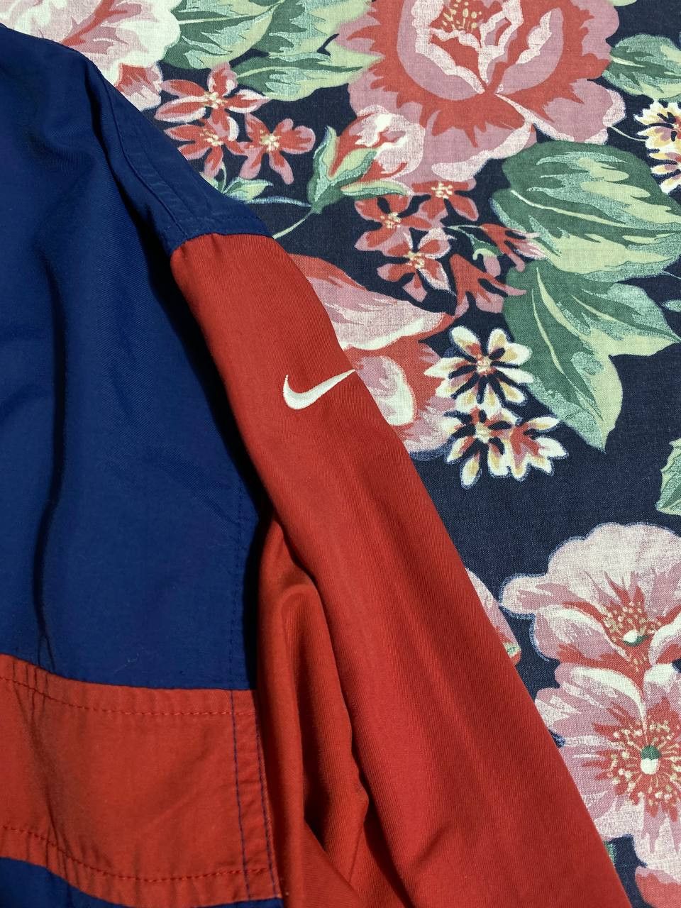 Nike × Vintage 90s Nike Swoosh Vintage Y2K Oversized Windbreaker Jacket Size US L / EU 52-54 / 3 - 9 Thumbnail
