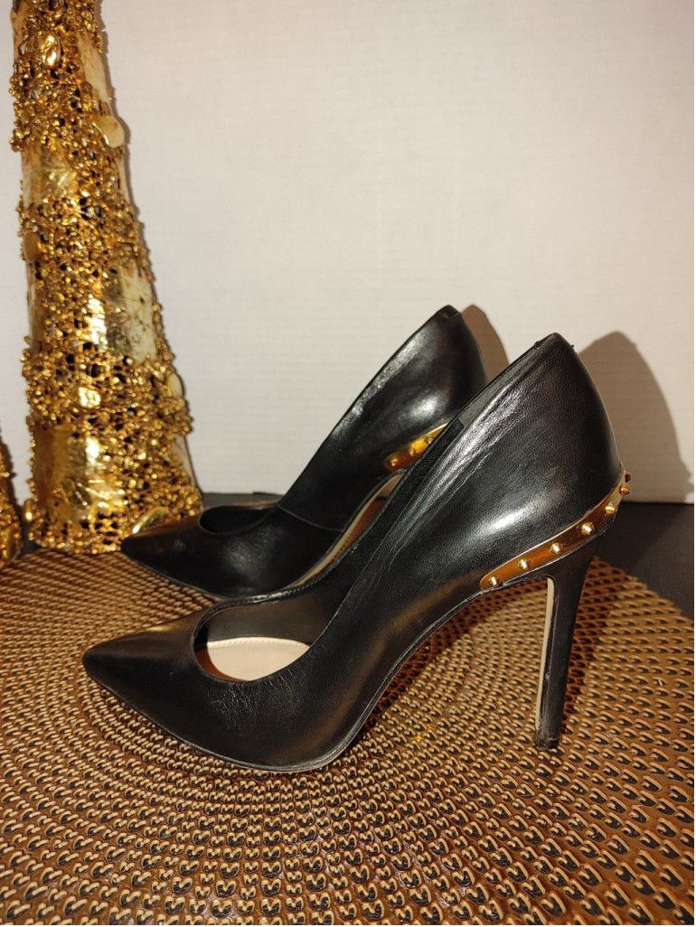 Vince Camuto Vince Camuto Leather Heels Size 6M Size US 6 / IT 36 - 1 Thumbnail