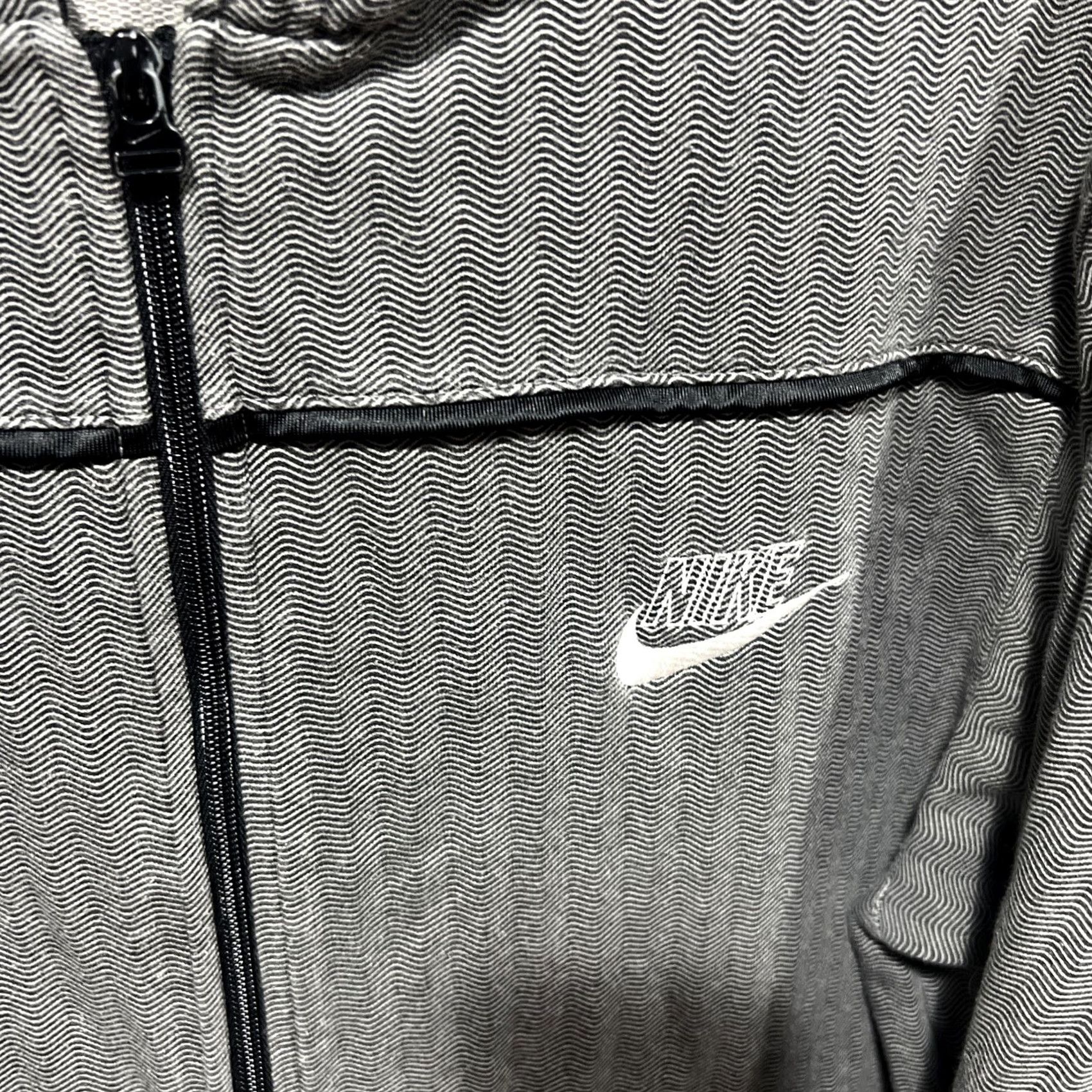 Nike VINTAGE Nike Hoodies Mens Zip Up Gray XL Shirt Winter 90s 00s Logo Full Zip Womens Mens Girls Boys Size US XL / EU 56 / 4 - 3 Thumbnail