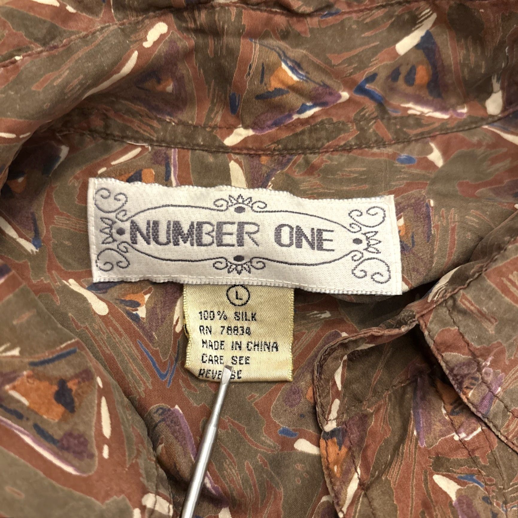 Vintage VINTAGE Number One Silk Shirt Button-Up Geometric Mens L Green 100% Silk Y2K Designer Modern Fit Size US L / EU 52-54 / 3 - 4 Thumbnail