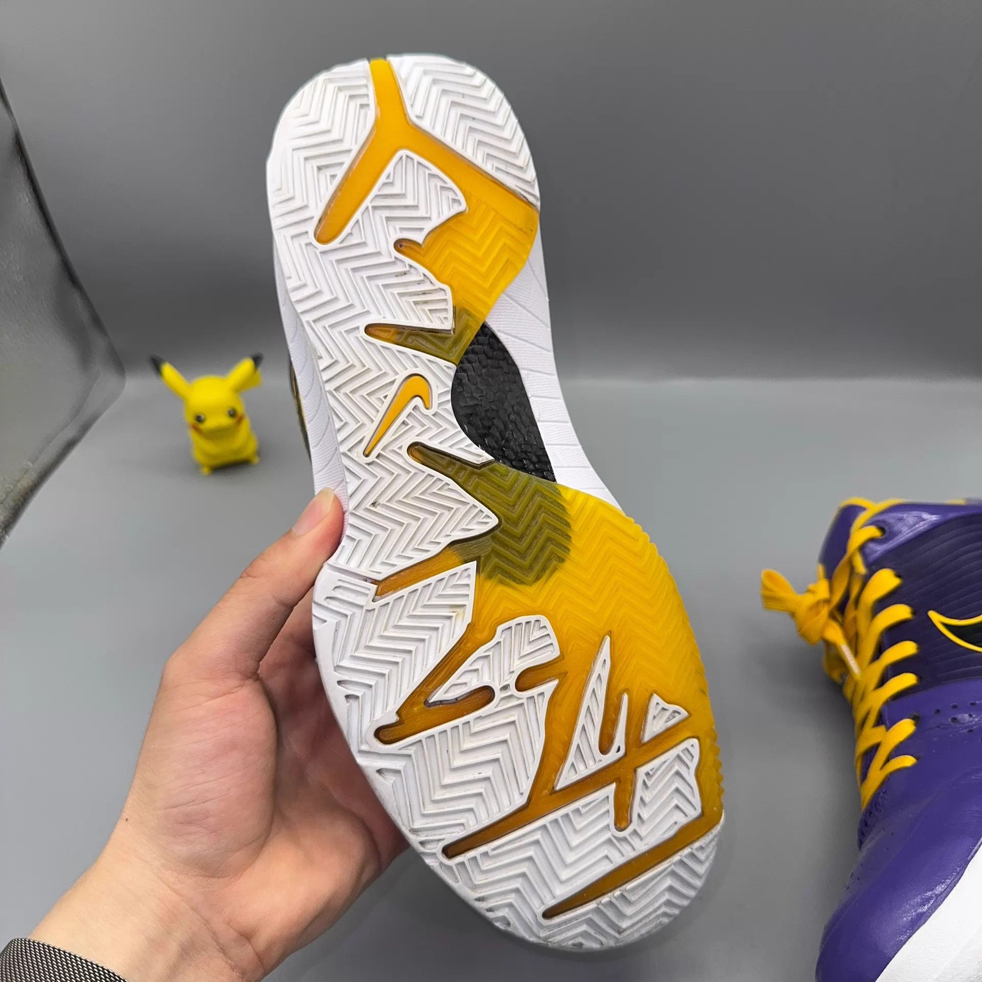 Nike Nike Kobe 4 Protro Lakers Purple Gold CQ3869-500 Size US 9.5 / EU 42-43 - 7 Thumbnail