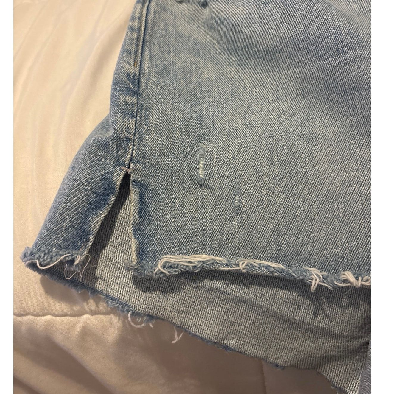 Abercrombie & Fitch Abercrombie & Fitch The 4” Mom Short High Rise Size 29/8 Size 30" / US 8 / IT 44 - 7 Thumbnail