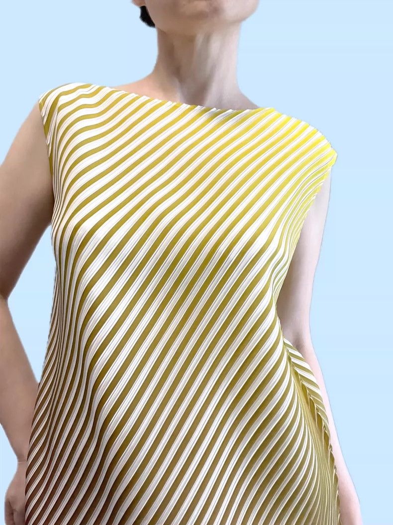 Issey Miyake Issey Miyake size:2 Yellow main line gradient color round Size S / US 4 / IT 40 - 4 Thumbnail