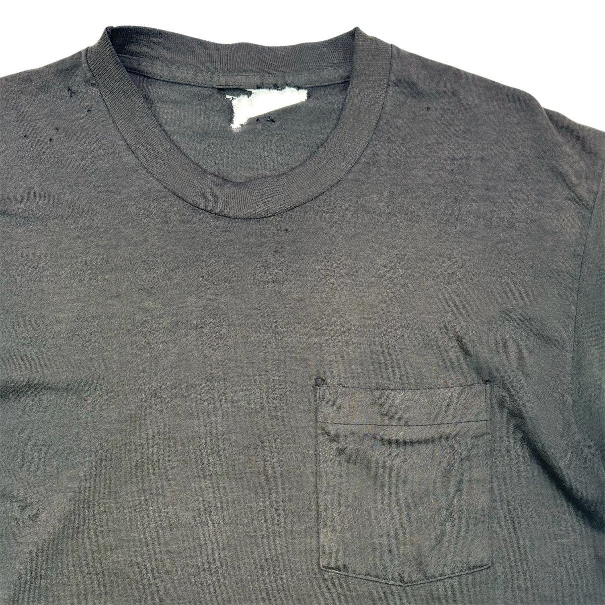 Vintage VINTAGE THRASHED FADED POCKET T-SHIRT Size US M / EU 48-50 / 2 - 4 Thumbnail