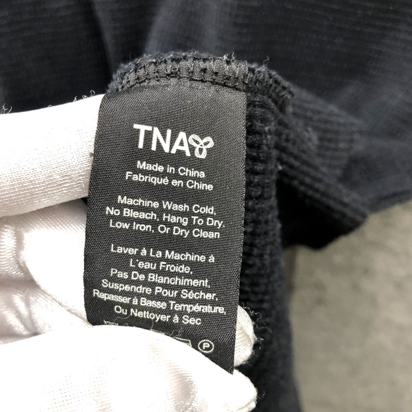 TNA TNA Aritzia Henley T Shirt Womens S Black Long Sleeve Round Neck Button Relaxed Size S / US 4 / IT 40 - 6 Thumbnail