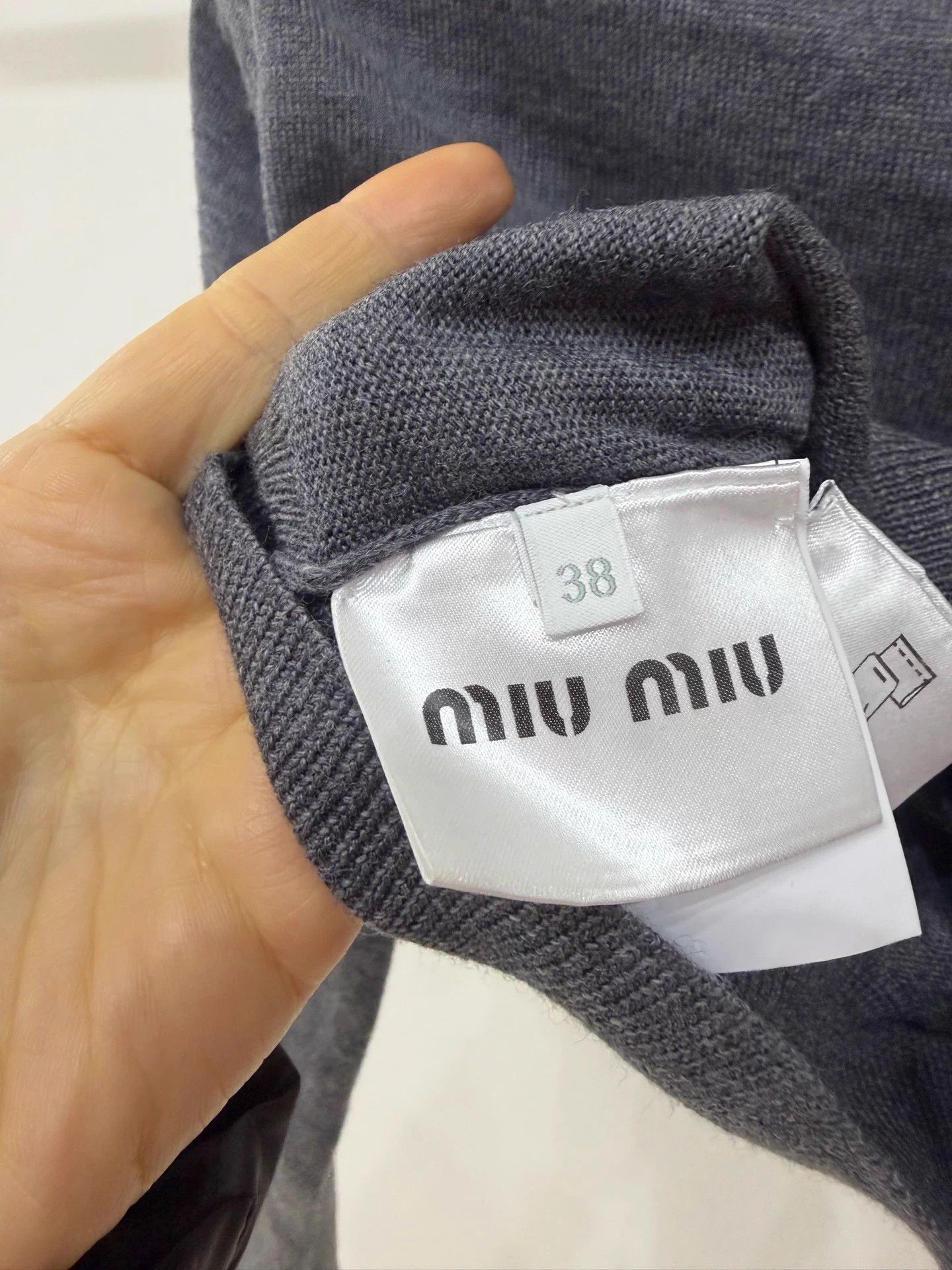 Miu Miu Miumiu Gray Logo One-Shoulder Knit Top 38 99 New Size XS / US 0-2 / IT 36-38 - 4 Thumbnail