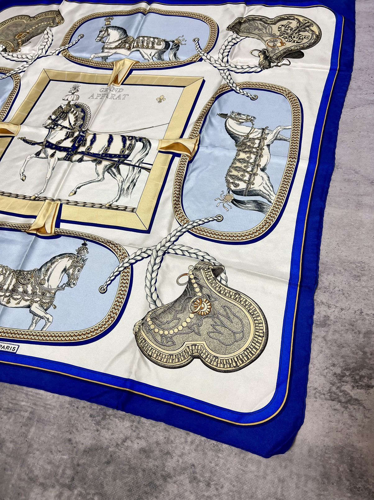 Hermes × Vintage Silk Hermes Paris grand Apparat square scarf Size ONE SIZE - 5 Thumbnail