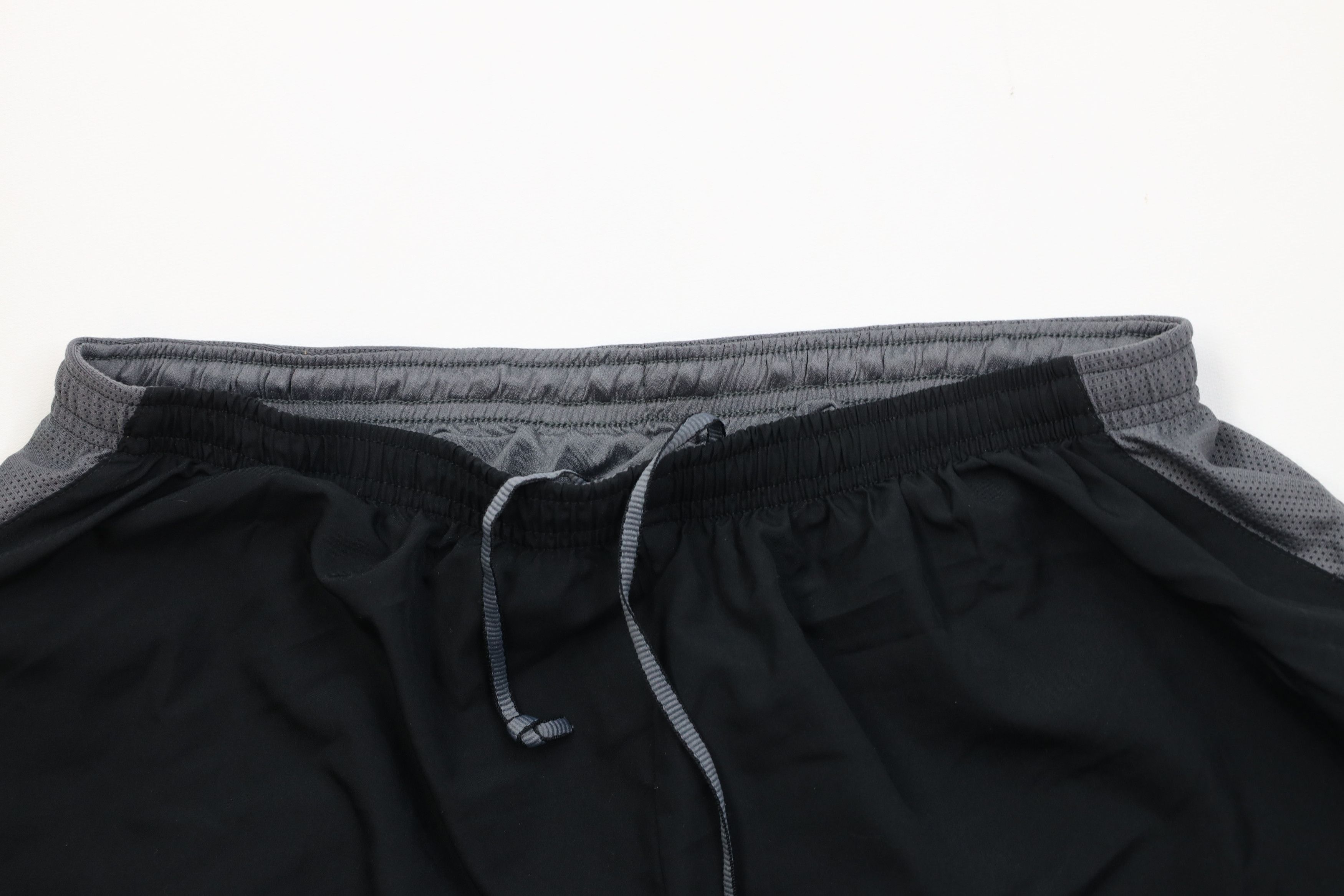 Nike Vintage Nike Scott Mini Swoosh Spandex Lined Running Shorts Size US 34 / EU 50 - 2 Thumbnail