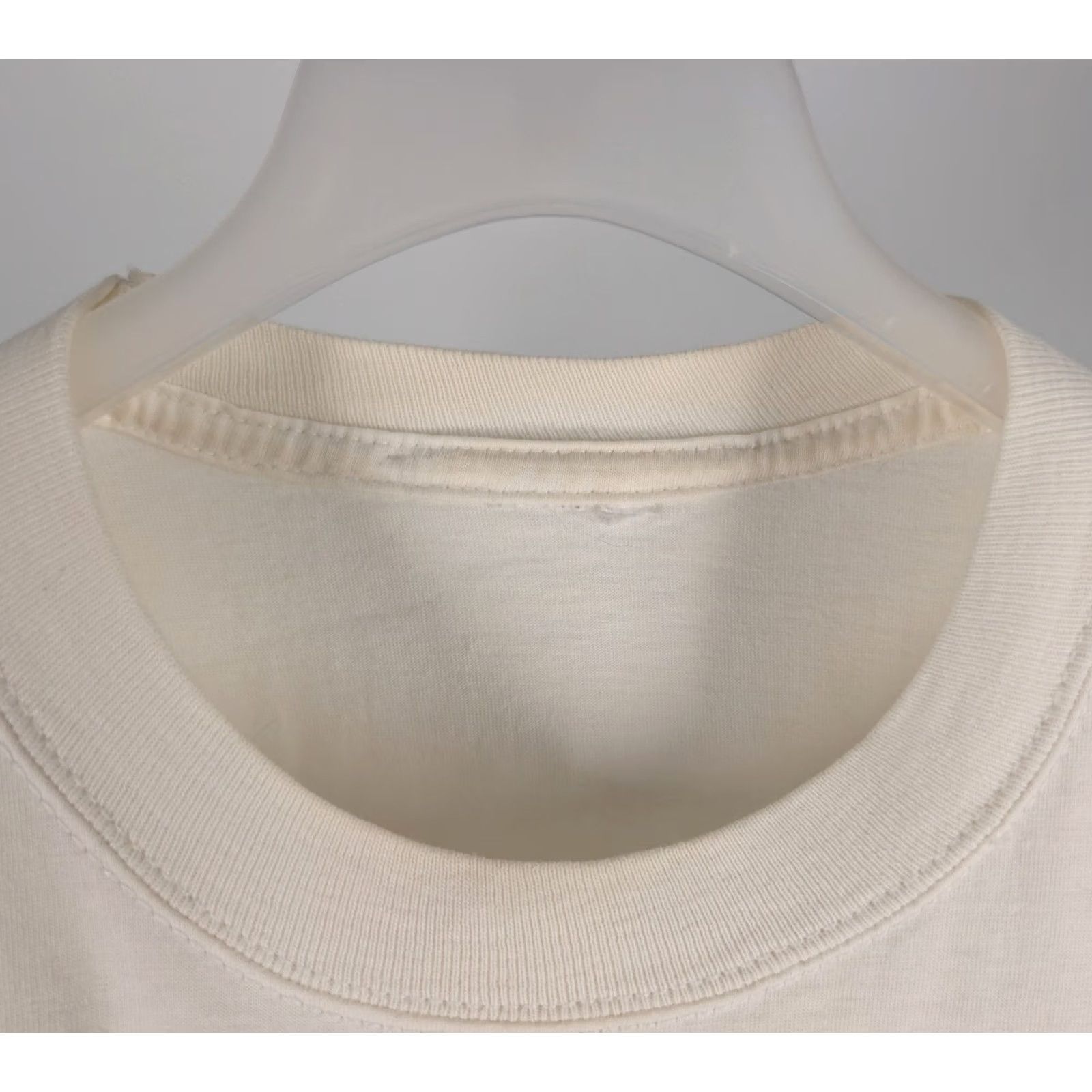 Vintage VINTAGE Bob Wade Cowgirls Graphic T-Shirt Unisex Adults 38 Short Sleeve Cream Single Stitch Raw Hem 1986 80s Western Art Shirt Mens Womens Size US M / EU 48-50 / 2 - 5 Thumbnail