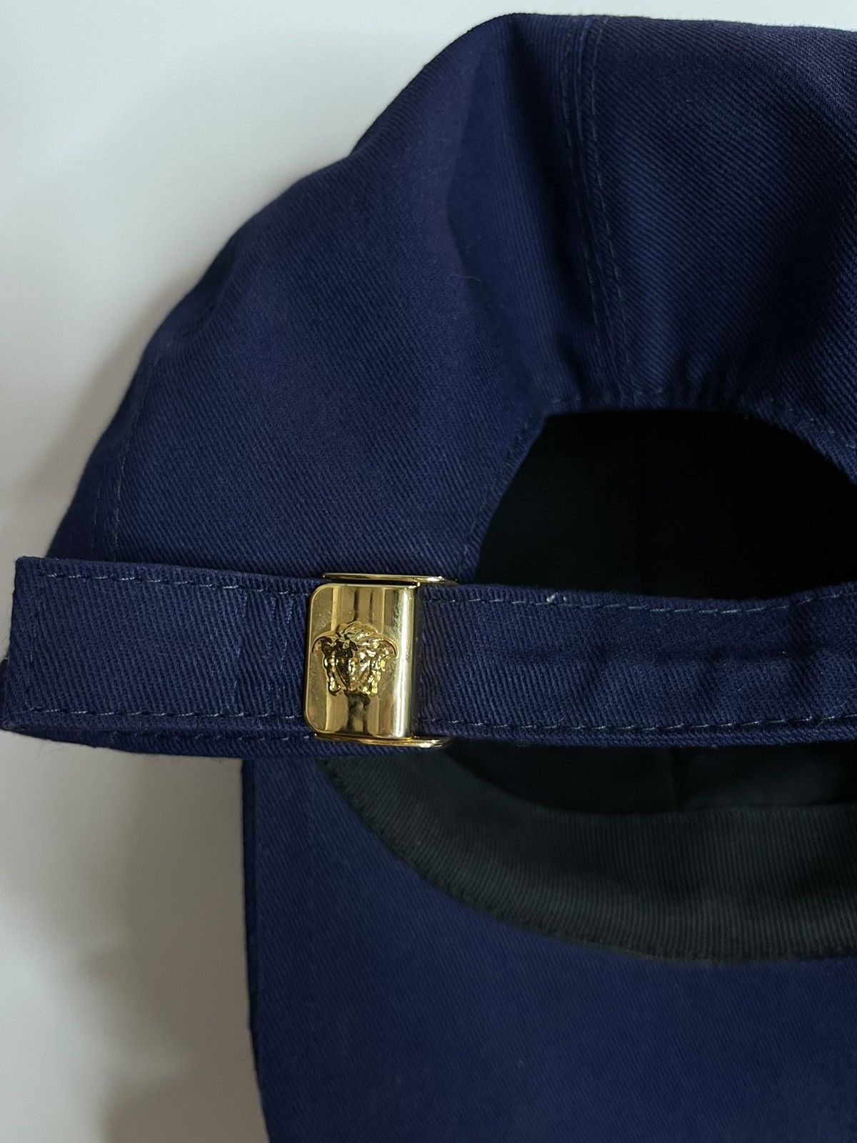 Versace Versace Medusa Logo hat with gold clasp Size ONE SIZE - 4 Thumbnail