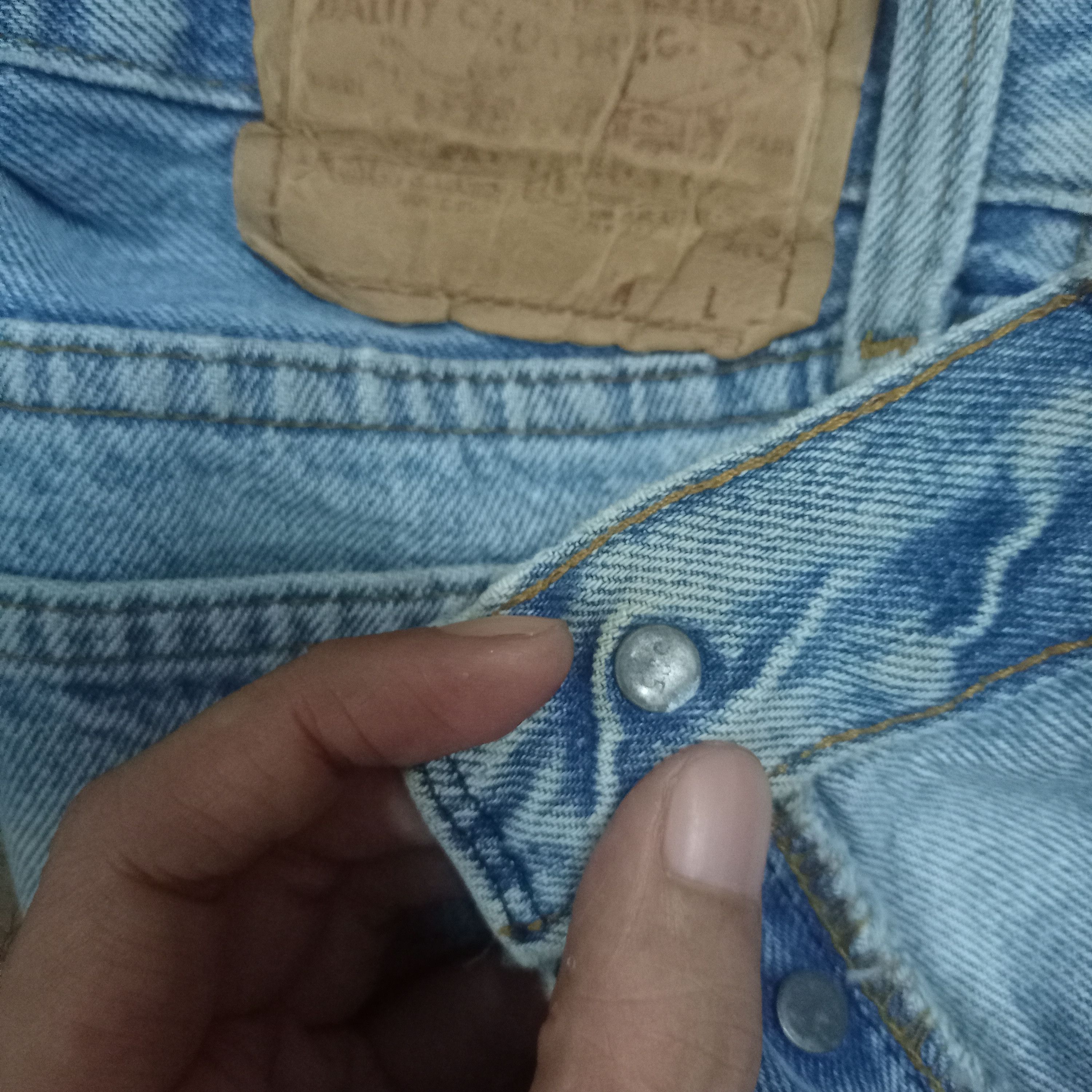 Levi's × Levi's Vintage Clothing Vintage 90s Levis 501 Blue Wash Distressed Jeans Size US 31 - 9 Thumbnail