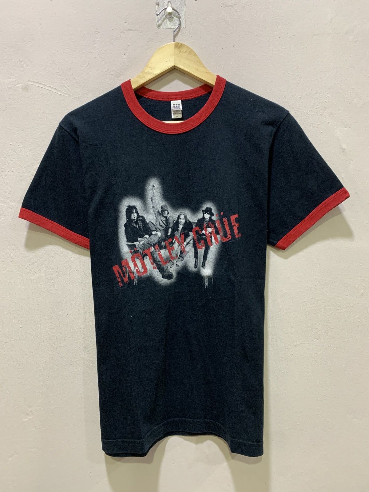 Band Tees Vintage Y2K 2006 Motley Crue Ringer Shirt Size US M / EU 48-50 / 2 - 1 Thumbnail