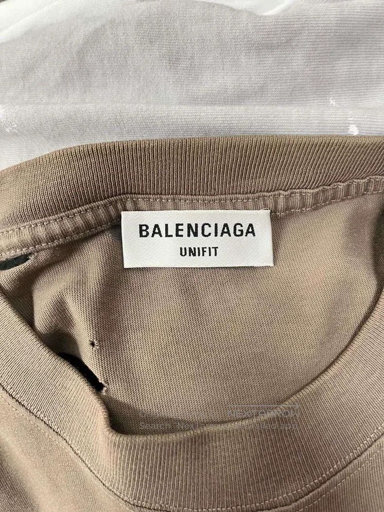 Balenciaga Balenciaga Brown Large Hole Crack Logo Short Sleeve Size US XXS / EU 40 - 3 Thumbnail
