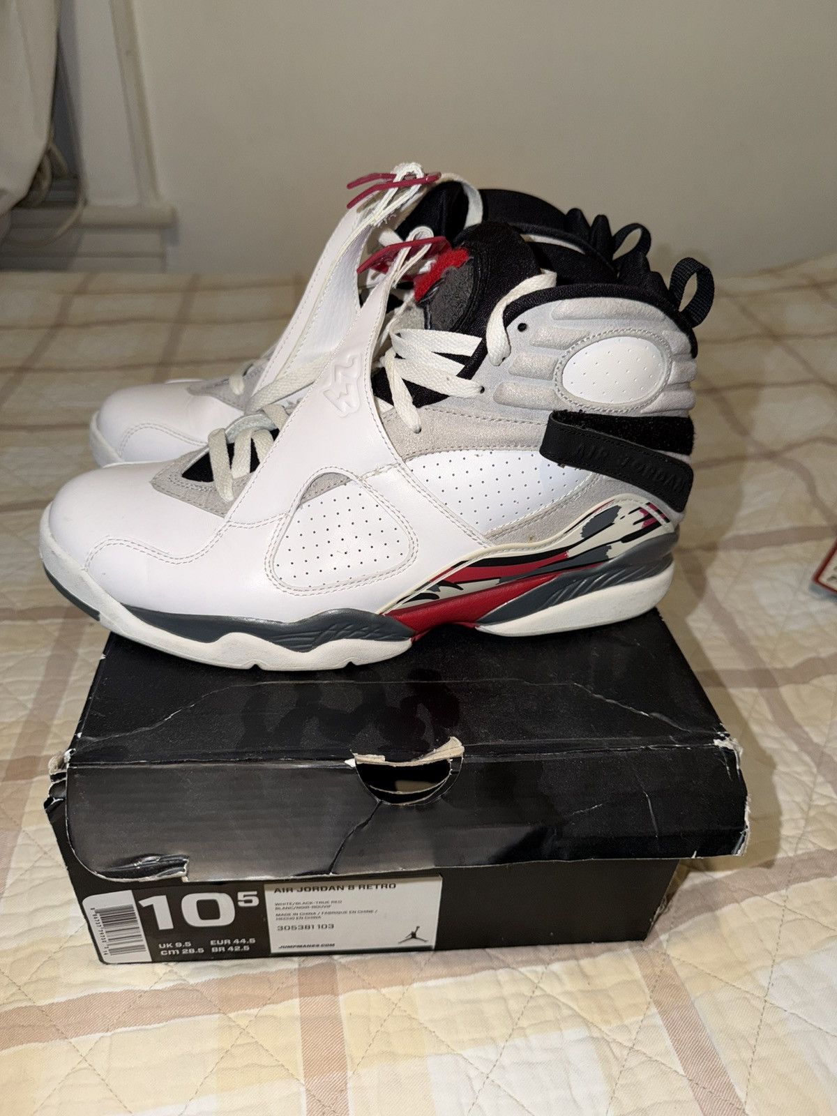 Jordan Brand 2013 Bugs Bunny Air Jordan 8 Size US 10.5 / EU 43-44 - 1 Thumbnail