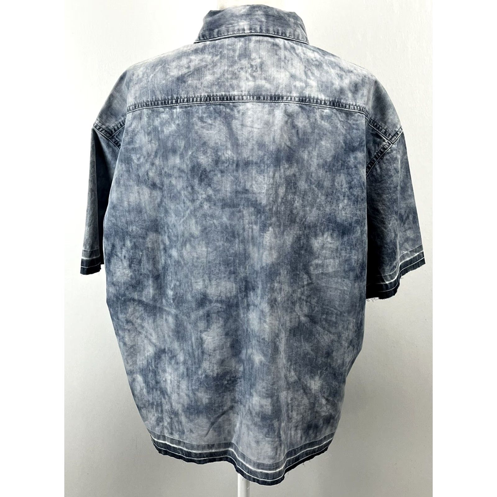 True Religion True Religion Boxy Button Up Shirt Womens L Chambray Denim Blue Short Sleeve Collar Button Size L / US 10 / IT 46 - 3 Thumbnail