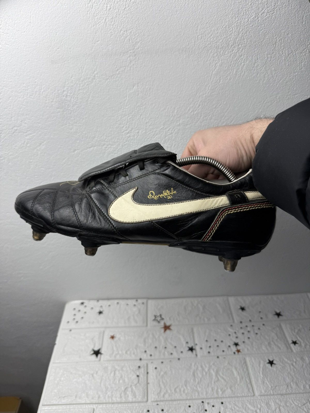 Nike Nike Tiempo R10 Ronaldinho SG 2006 US12.5 UK11.5 EUR47 Size US 12.5 / EU 45-46 - 2 Thumbnail