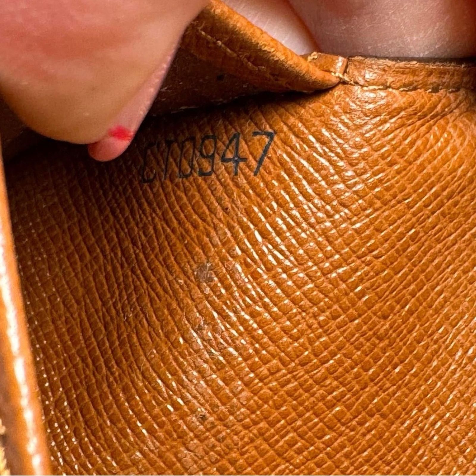 Louis Vuitton Louis Vuitton Monogram Porte Valeurs Cartes Wallet/Passport Size ONE SIZE - 6 Thumbnail