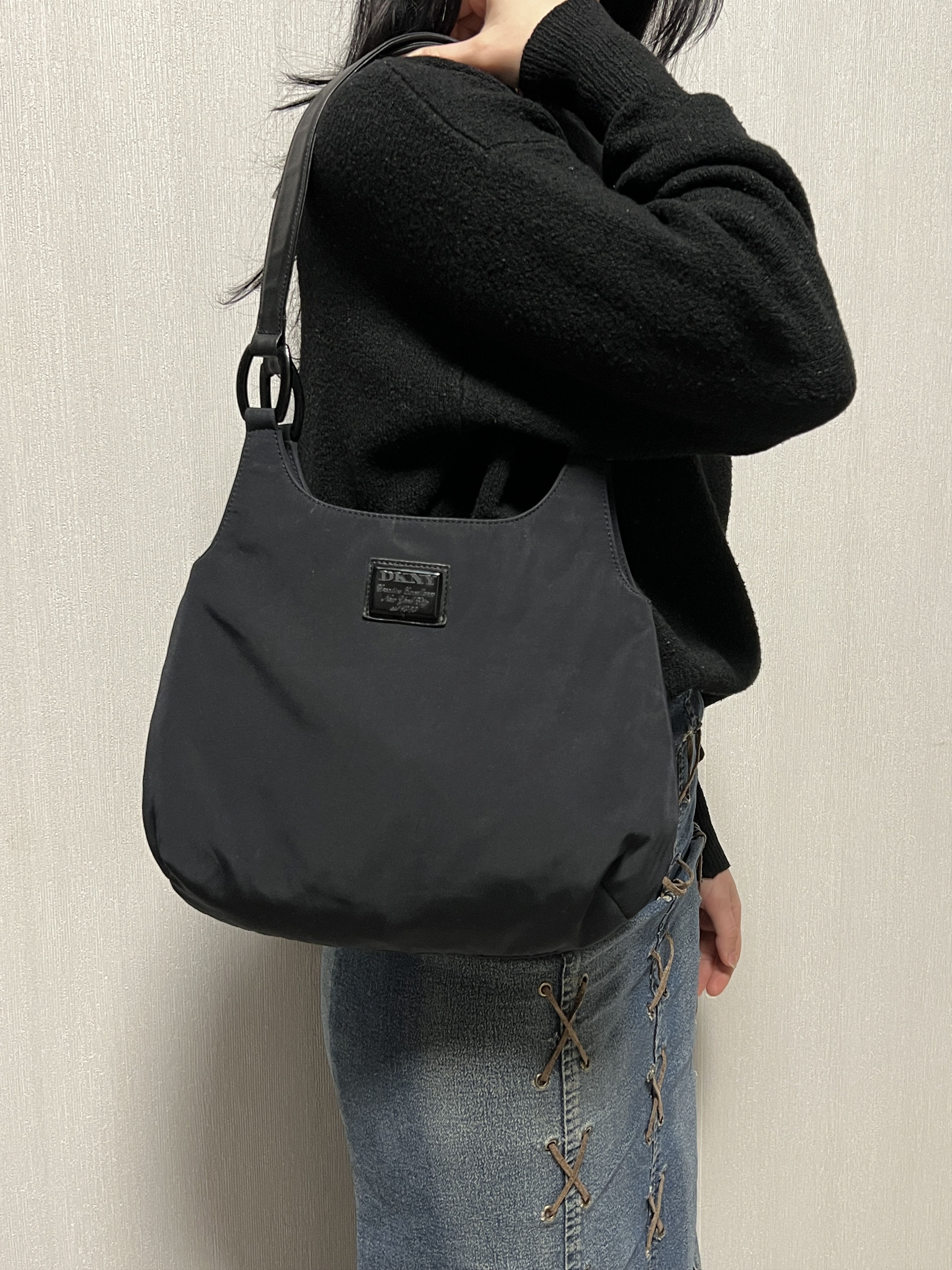 DKNY × Vintage DKNY Y2K Nylon shoulder bag Size ONE SIZE - 1 Thumbnail