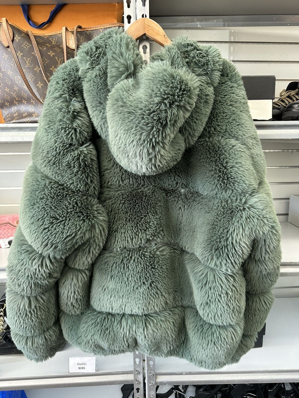Supreme × Wtaps Supreme X WTAPS faux fur small green bomber hooded jacket XL Size US XL / EU 56 / 4 - 7 Thumbnail