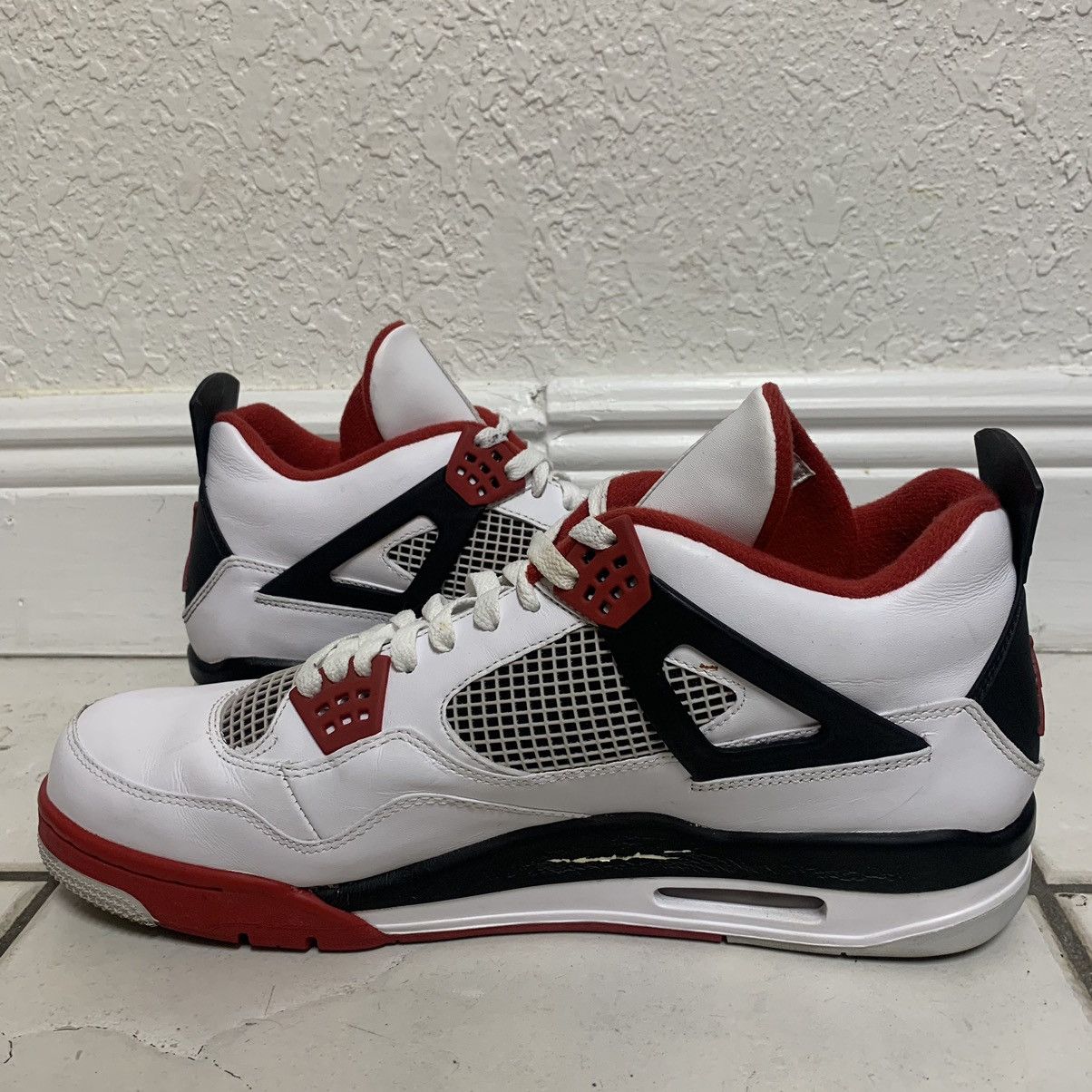 Jordan Brand Jordan 4 Retro OG Mid Fire Red 2012 Size 14 Size US 14 / EU 47 - 7 Thumbnail