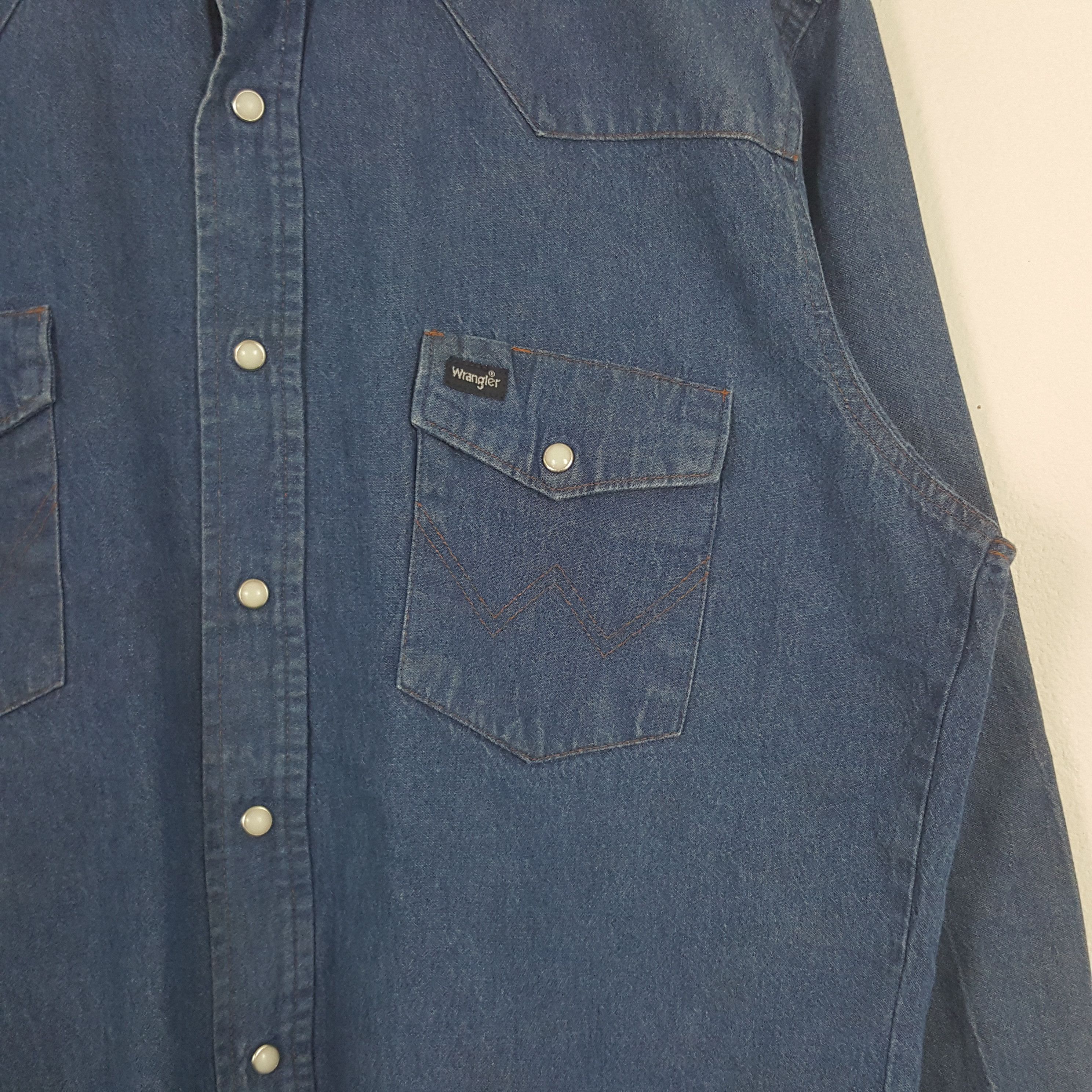 Vintage × Wrangler Vintage Wrangler American Denim Shirt Button Up Size US XL / EU 56 / 4 - 2 Thumbnail