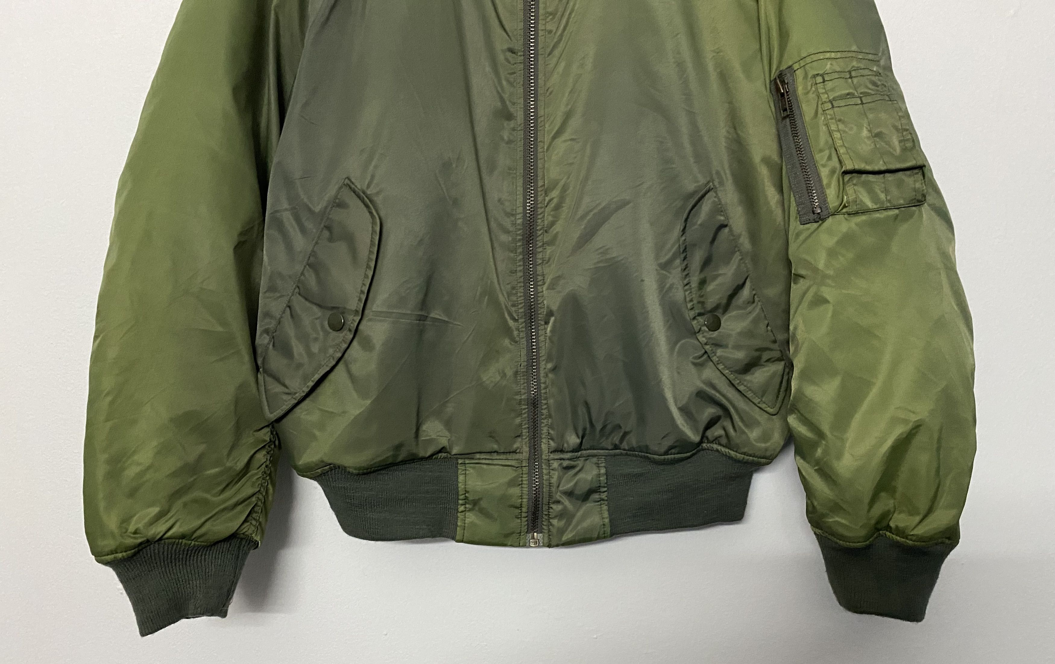 Uniqlo Vtg Uniqlo Sun Faded Military MA-1 Bomber Jacket Size US M / EU 48-50 / 2 - 5 Thumbnail