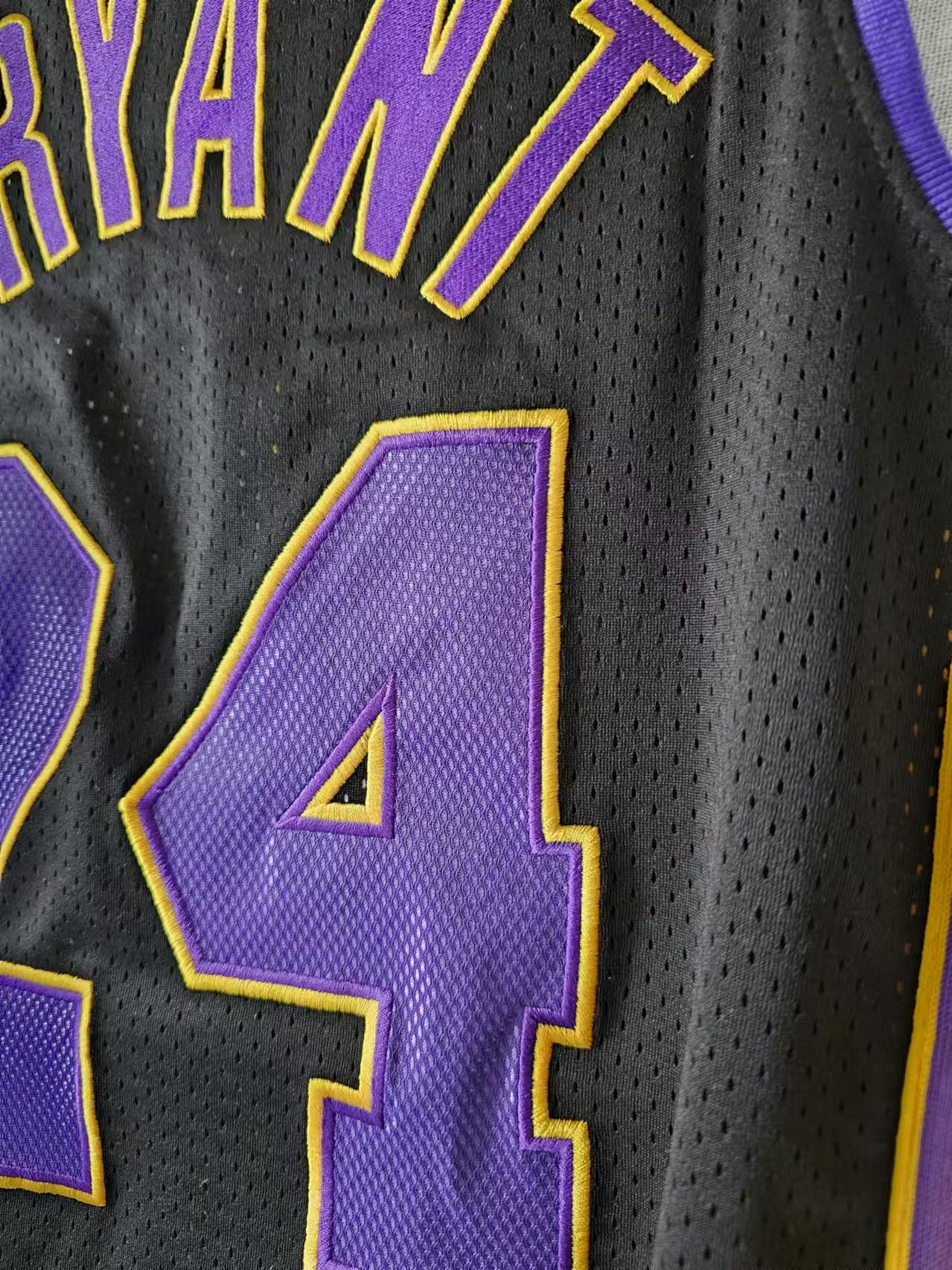 NBA L.A. Lakers #24 Kobe Bryant Jersey Black Size US M / EU 48-50 / 2 - 4 Thumbnail
