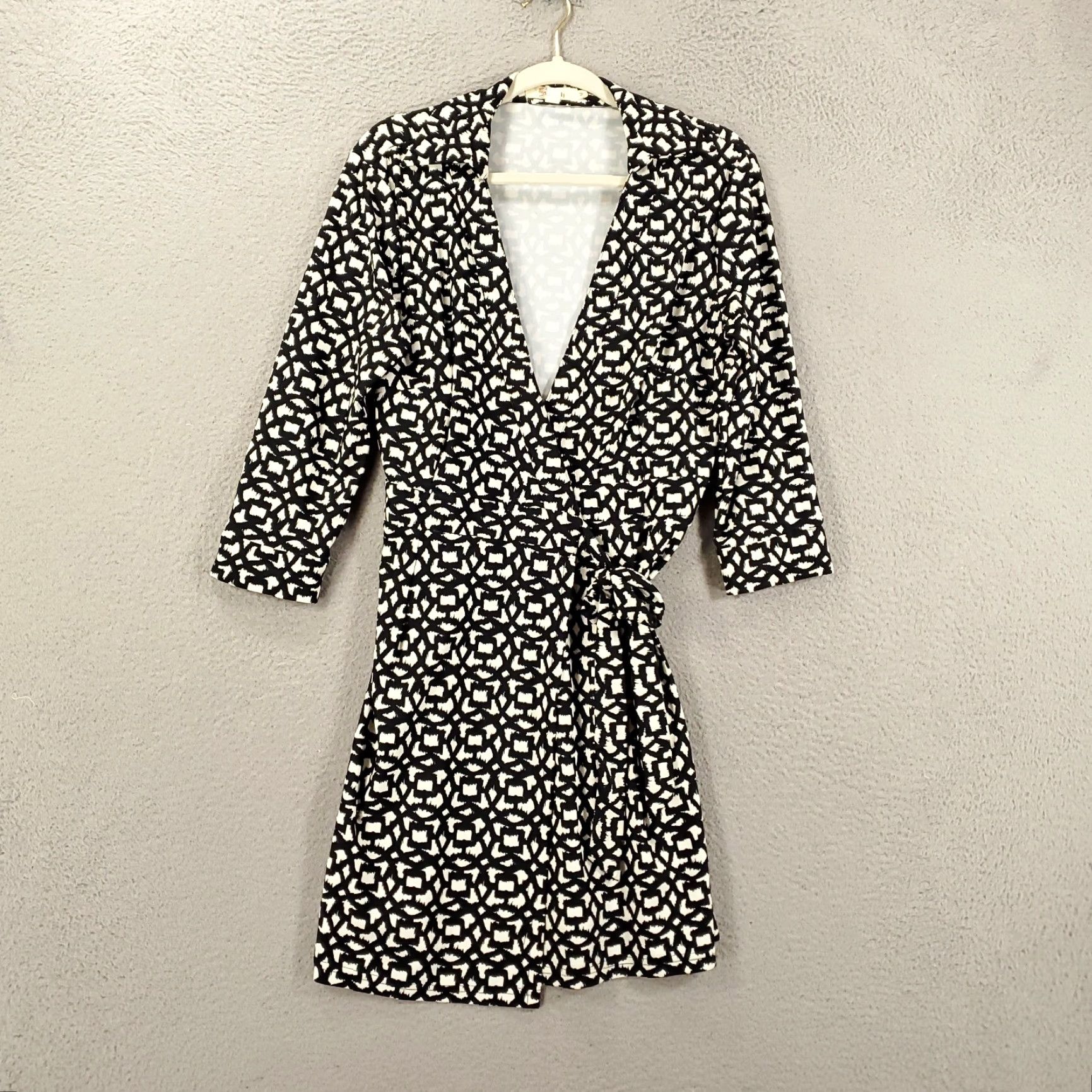 Anthropologie Aryeh Dress Womens Medium Multicolor Geometric Wrap Belted V-Neck 3/4 Sleeve Stretch Designer Retro Womens Size M / US 6-8 / IT 42-44 - 2 Thumbnail