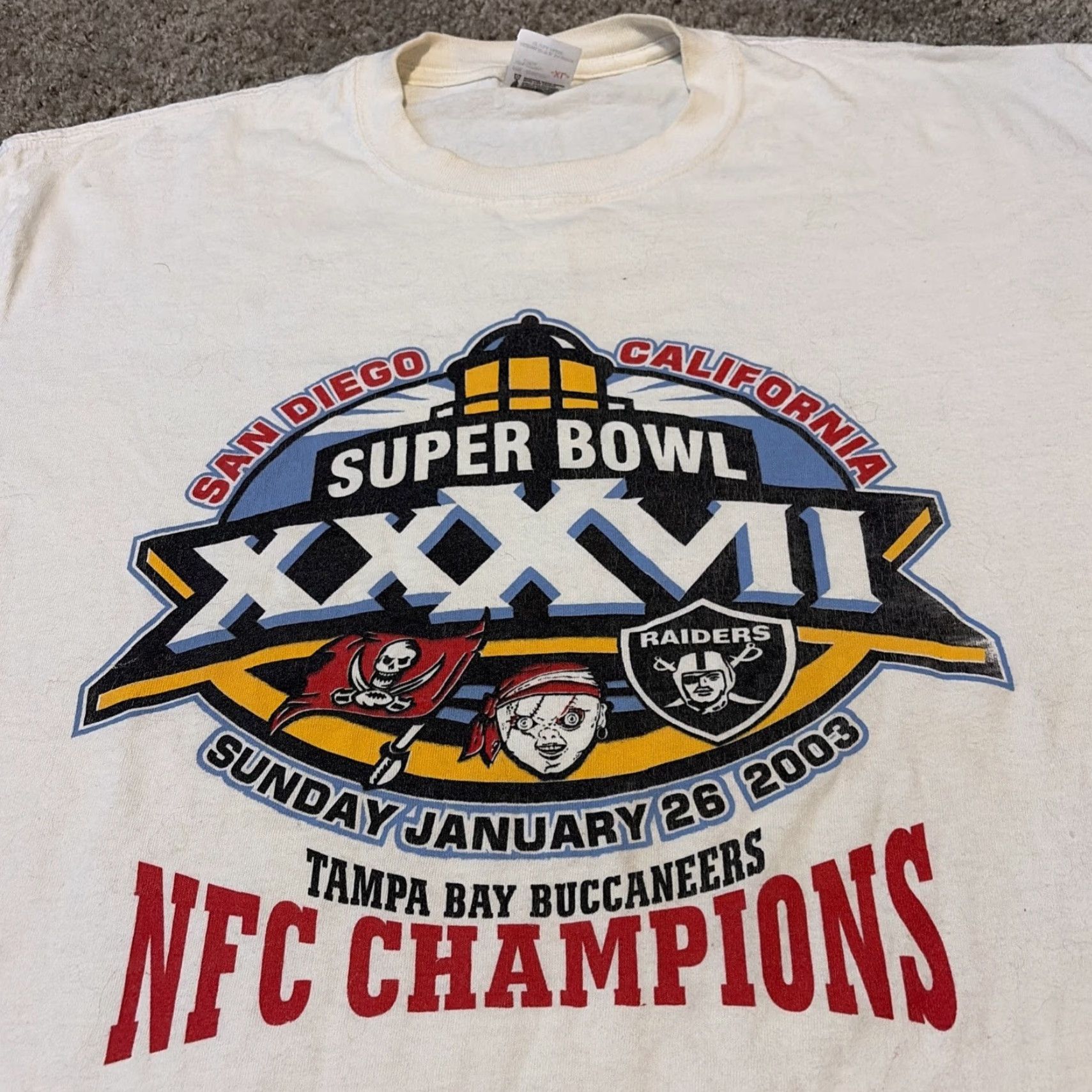 NFL VINTAGE Tampa Bay Buccaneers Super Bowl XXXVII Champs 2003 NFL T-Shirt XL White Mens Size US XL / EU 56 / 4 - 3 Thumbnail