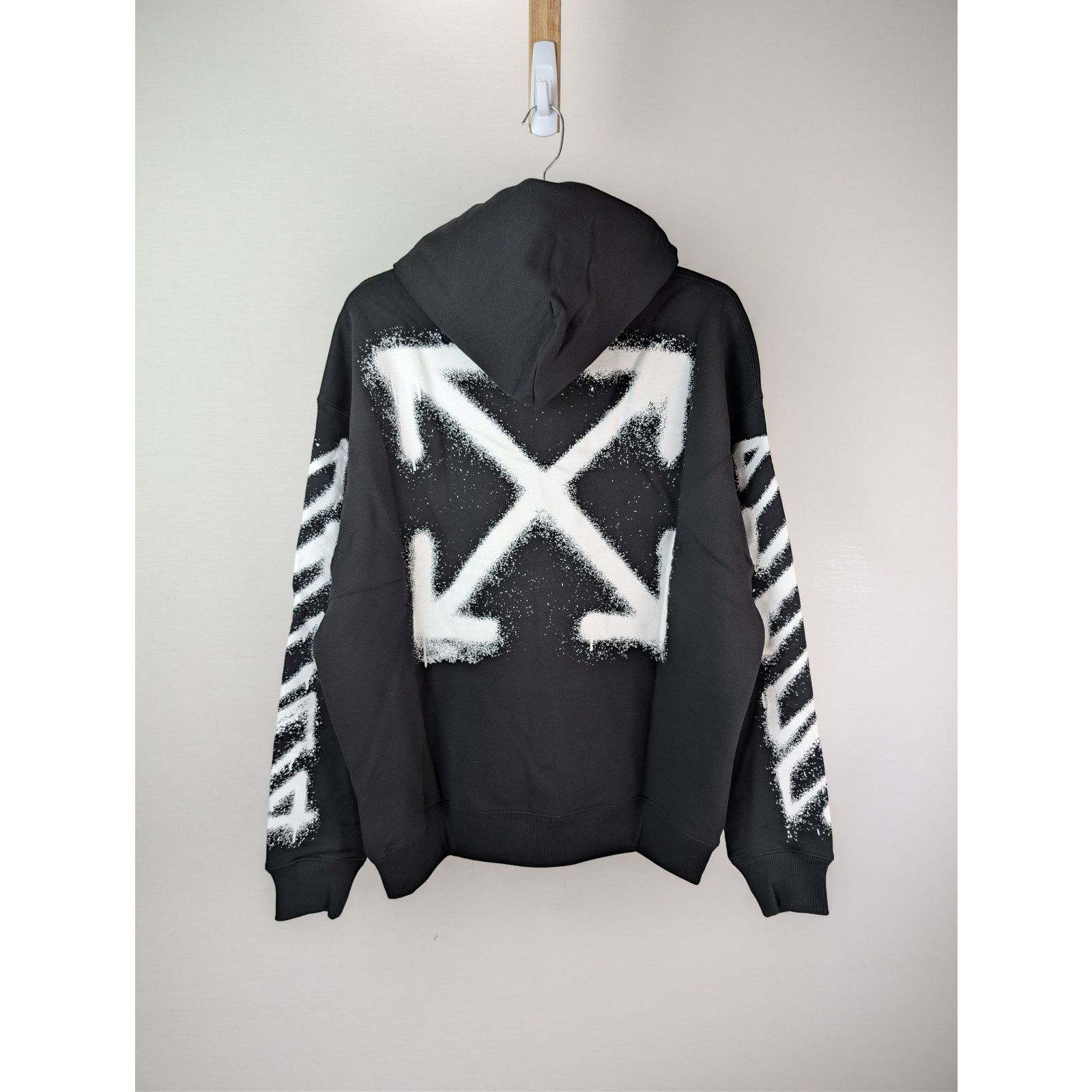 Off-White o1rshd1 Spray Can Arrow Skate Hoodie in Black Size US L / EU 52-54 / 3 - 1 Thumbnail