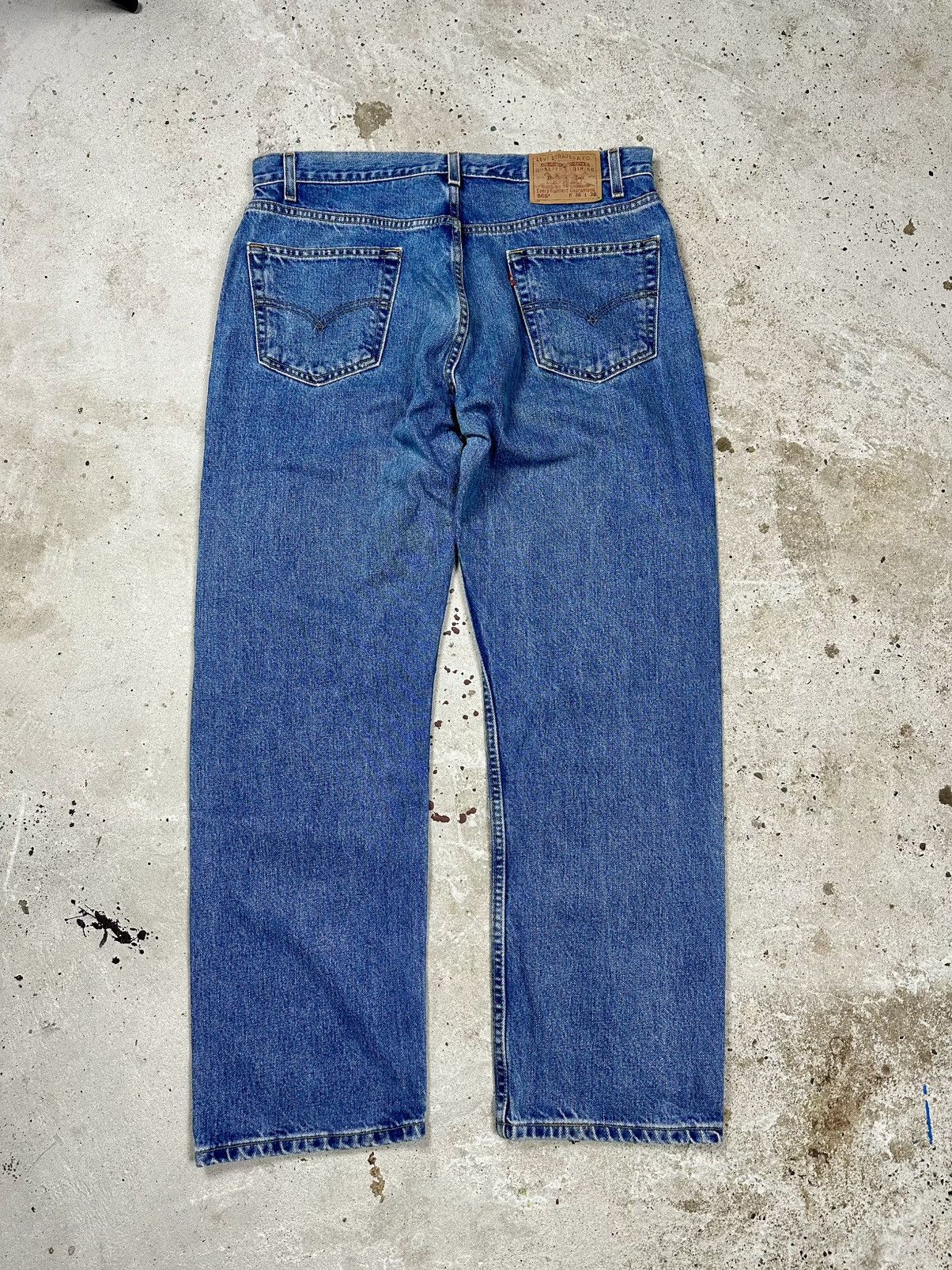 Levi's × Vintage Vintage 2002 Levi’s 505 Denim Pants Jeans Mexico Size US 36 / EU 52 - 1 Thumbnail