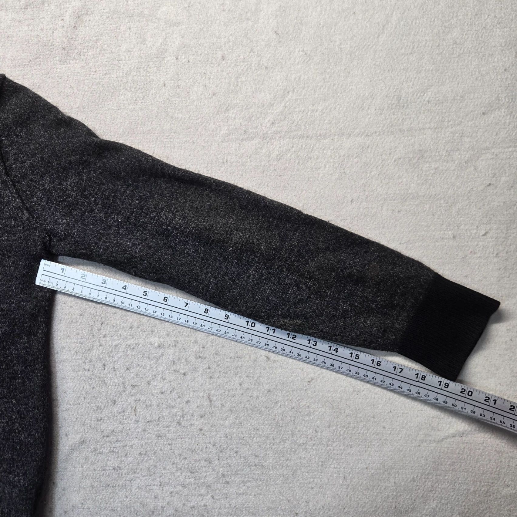 Banana Republic Banana Republic Sweater Mens L Gray Long Sleeve Pullover, Adult, Size L, Sweater, Banana Republic, Gray, Long Sleeve, Pullover, Mens Size US L / EU 52-54 / 3 - 4 Thumbnail