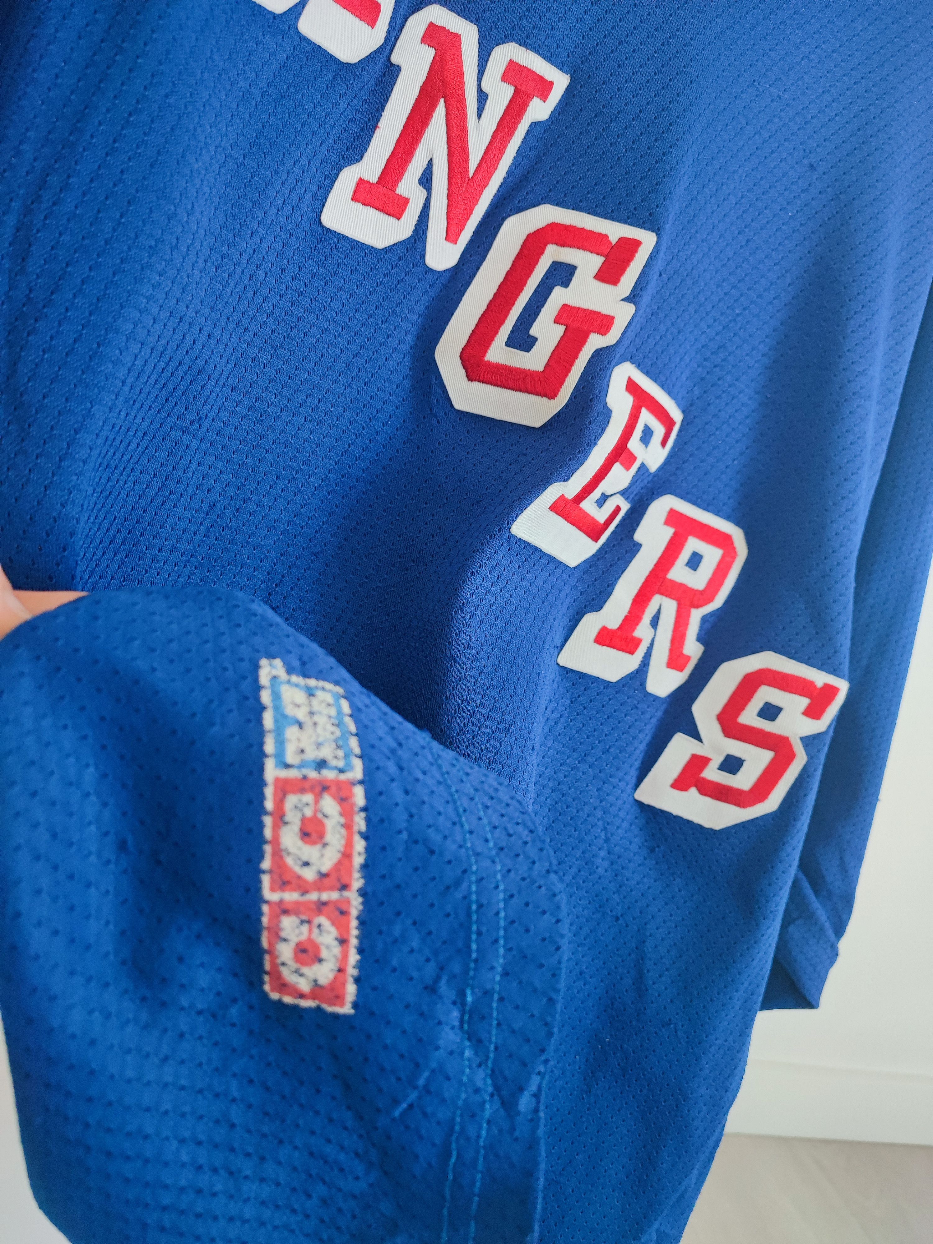 Other CCM New York Rangers hockey jersey - size M Size US M / EU 48-50 / 2 - 7 Thumbnail