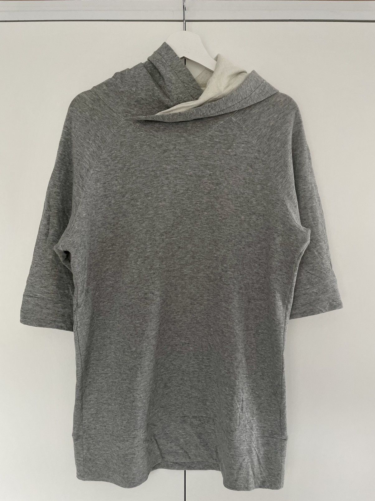 image of The Viridi Anne The Viridi-Anne Double Layered 3/4 Sleeves Hoodie Sweatshirt in Grey (Size XL)