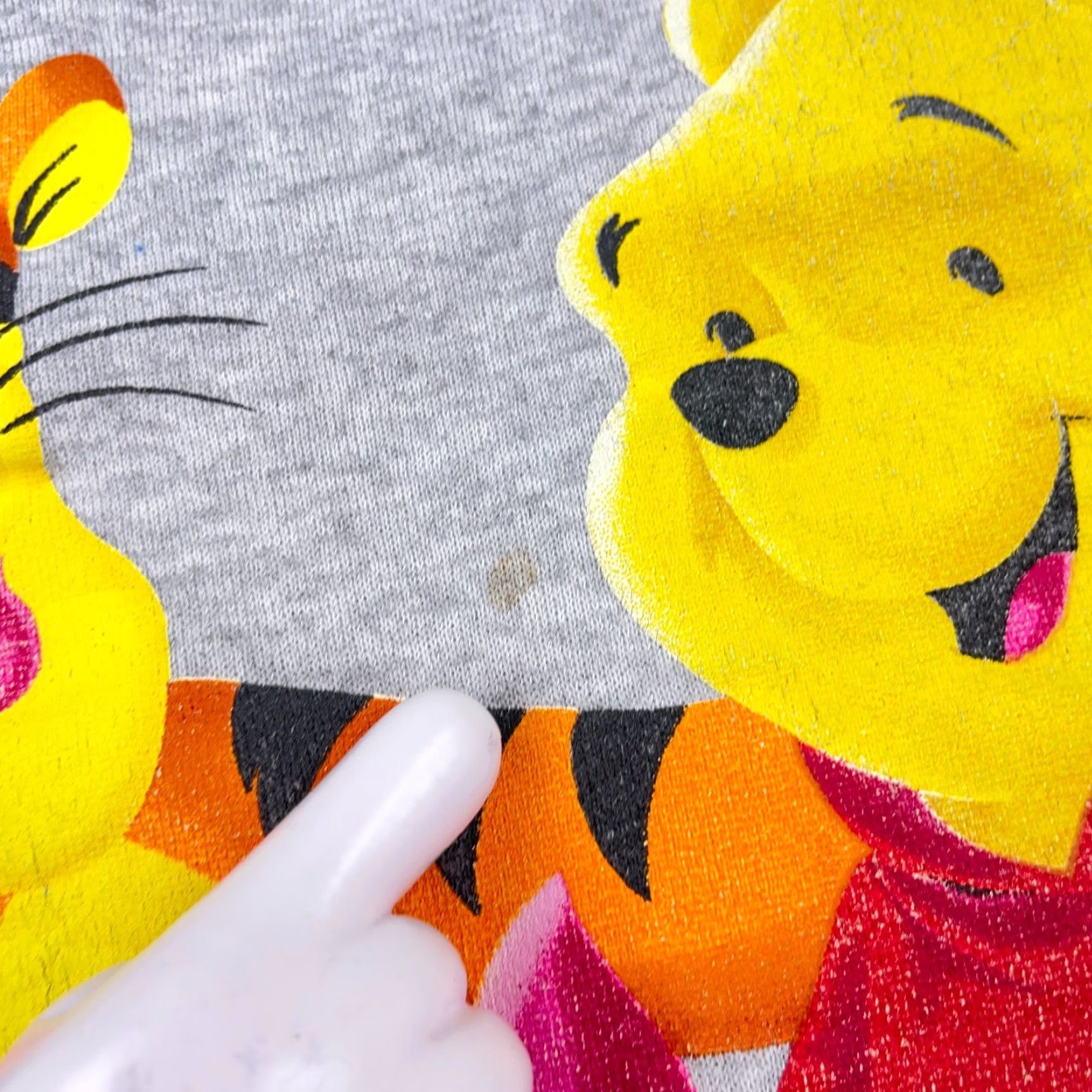 Disney VINTAGE Pooh Sweatshirt Women 2XL Gray Crew Neck Graphic Print Embroidered Poly Cotton Blend Disney Winnie The Pooh Sweatshirt Girls Ladies Womens Size XXL / US 16-18 / IT 52-54 - 5 Thumbnail