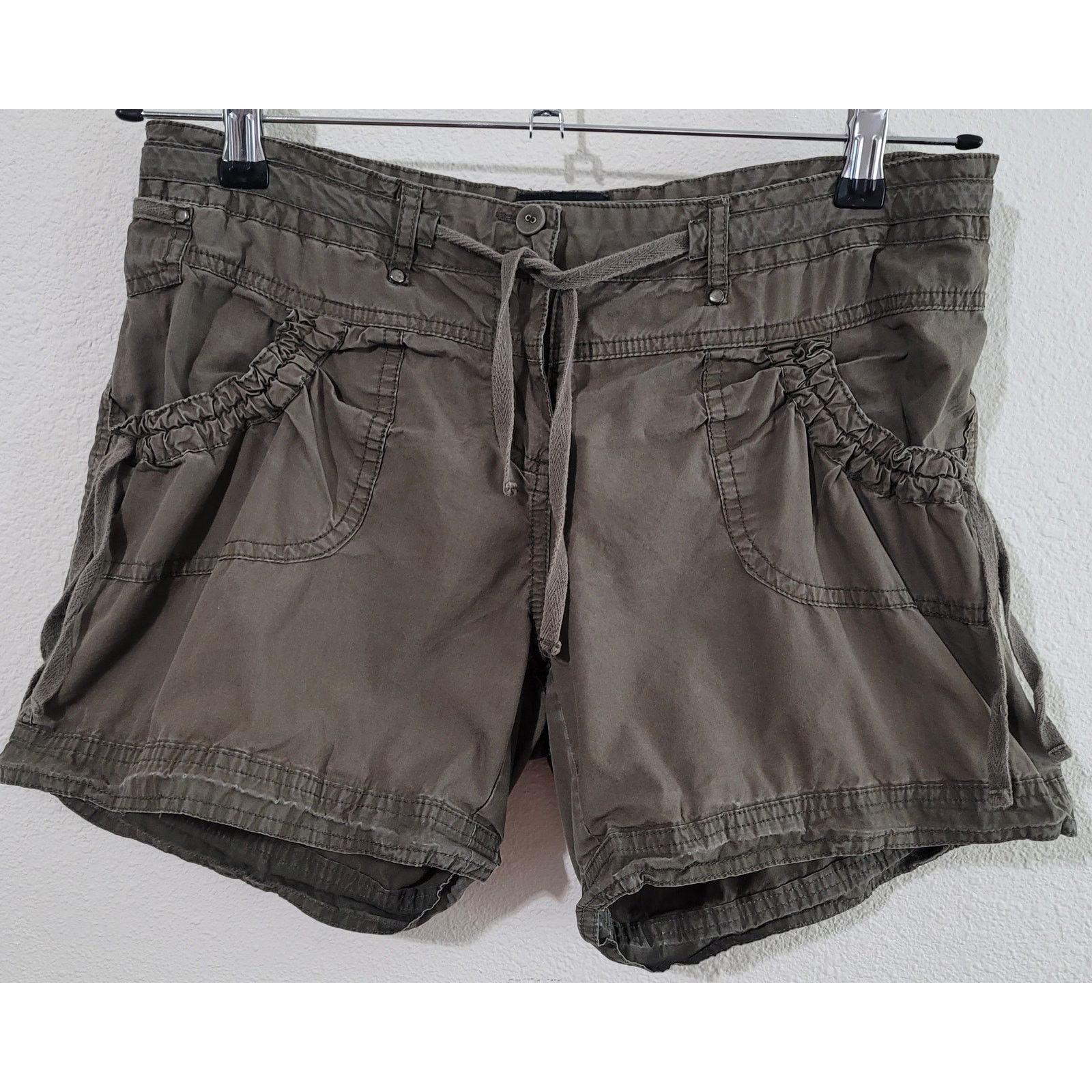 Other The Limited Army Green Drew Fit Shorts 8 Pleats Ties Pockets Size 30" / US 8 / IT 44 - 1 Thumbnail