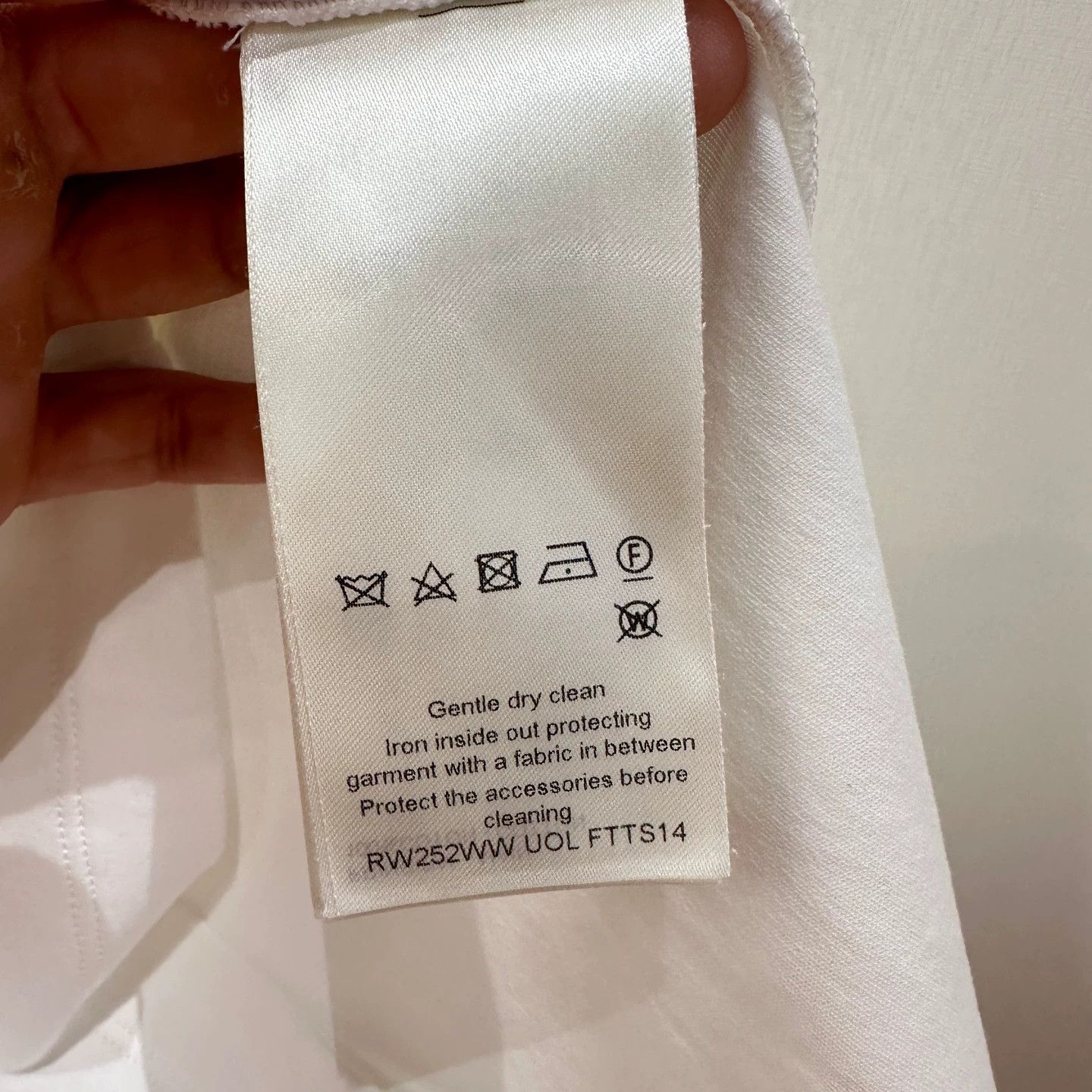 Louis Vuitton LV 25SS Chain Logo Print Short-Sleeve T-shirt S Size S / US 4 / IT 40 - 4 Thumbnail