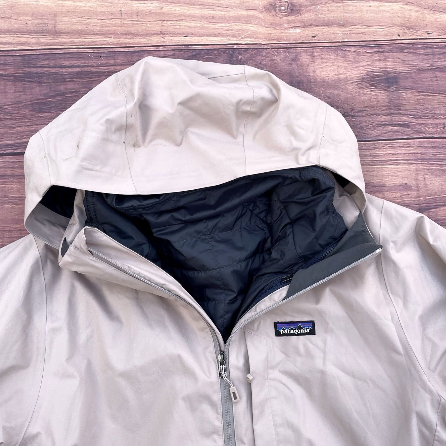 Patagonia Patagonia Womens Recco Beige Gray Reversible 3-in-1 Snowbelle Jacket XL Beige Womens 3-in-1 Reversible Jacket Size XL / US 12-14 / IT 48-50 - 2 Thumbnail
