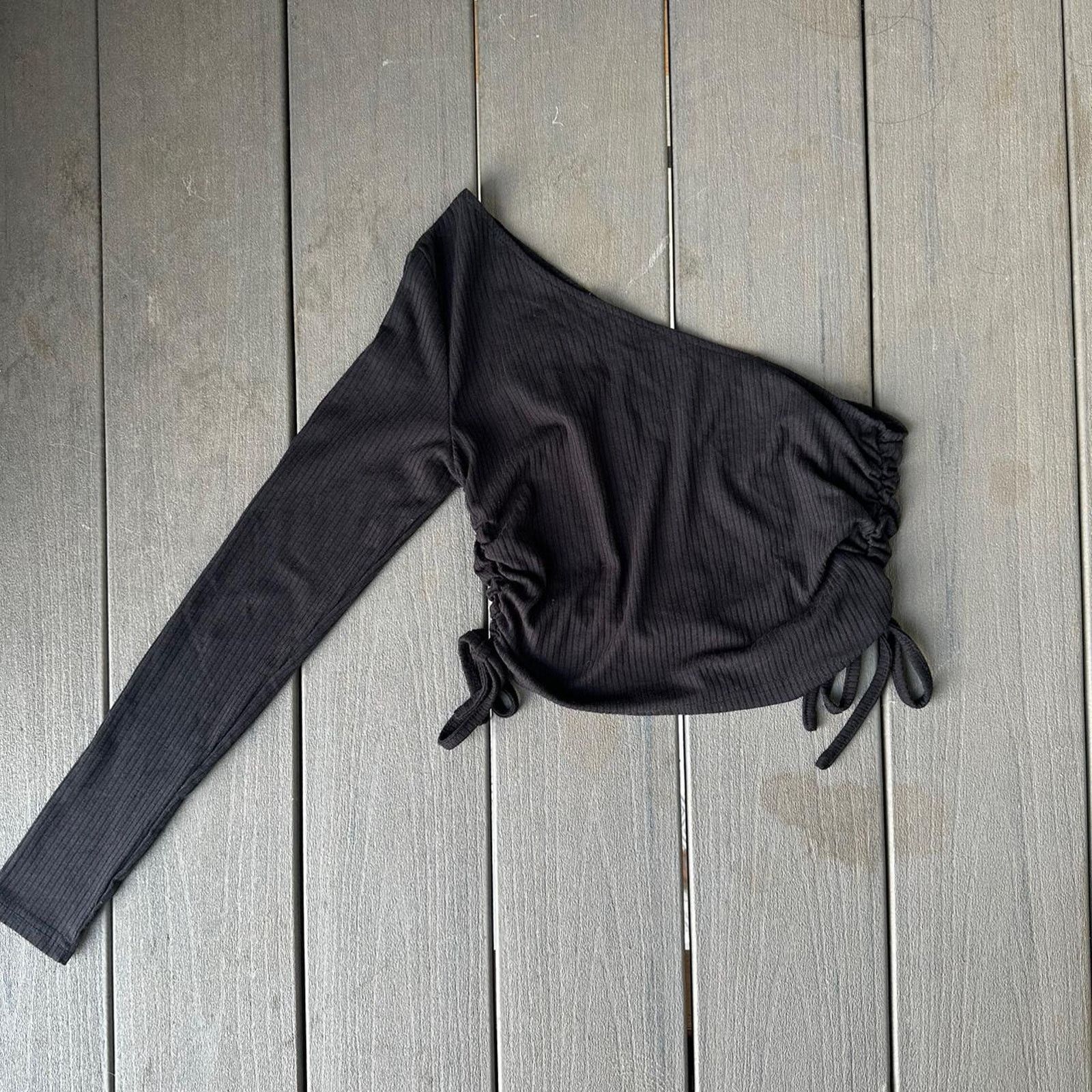 Shein Black one sleeve crop top Size S / US 4 / IT 40 - 1 Thumbnail
